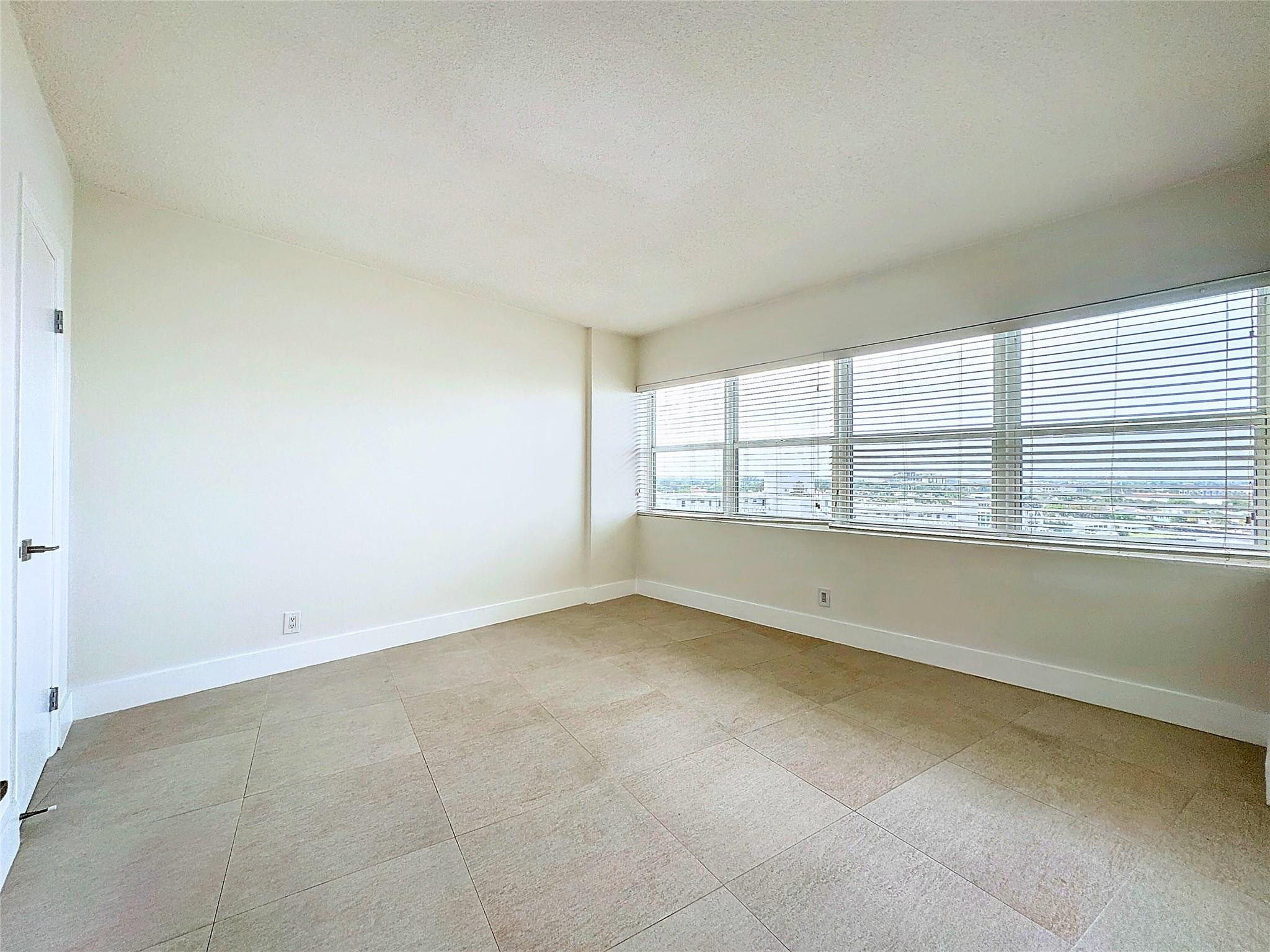 3250 NE 28th Street 809