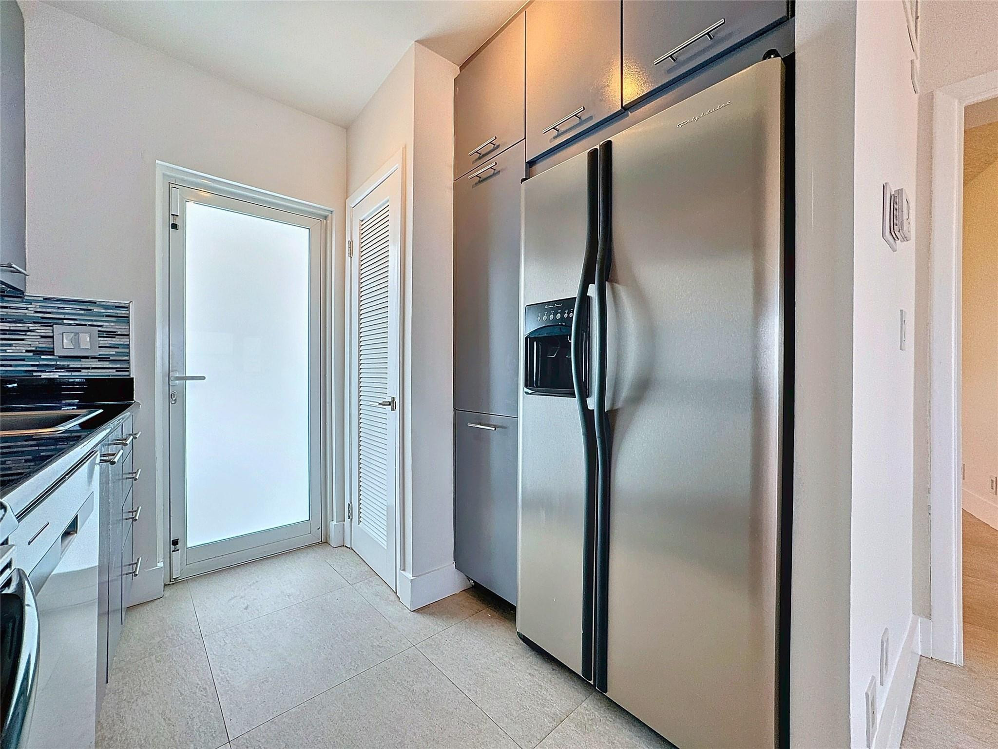 3250 NE 28th Street 809