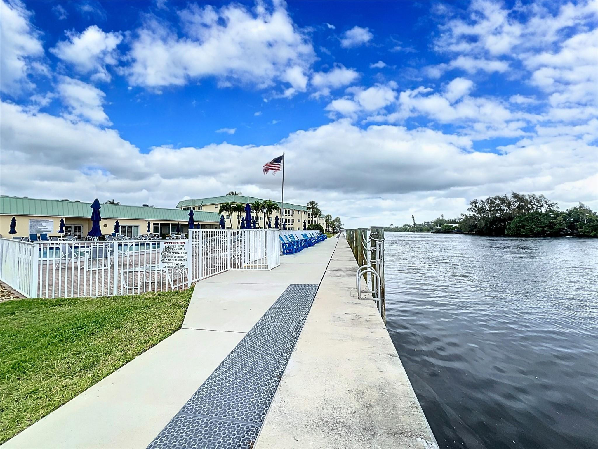 17 Colonial Club Dr 204