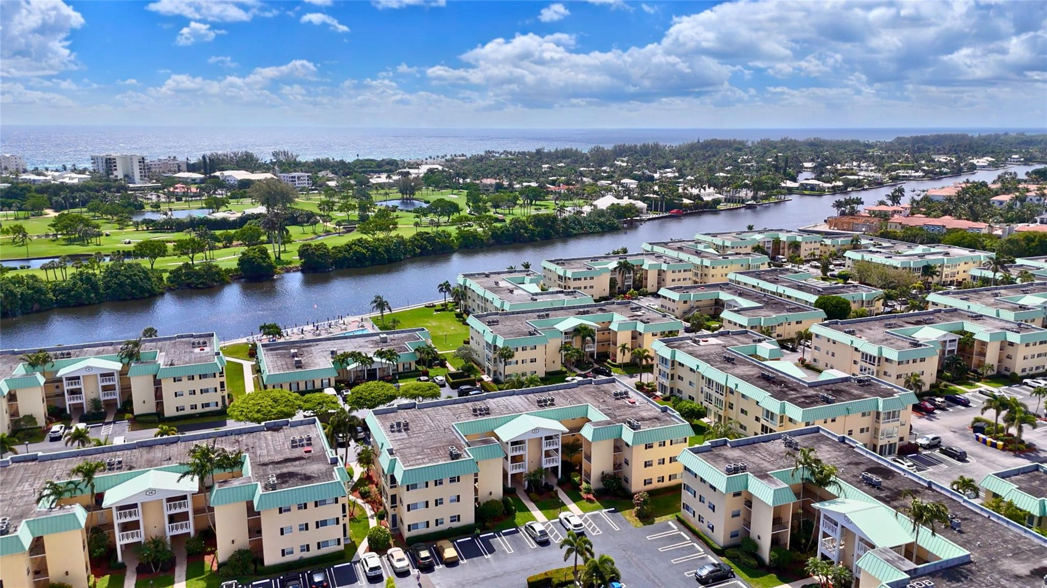 17 Colonial Club Dr 204