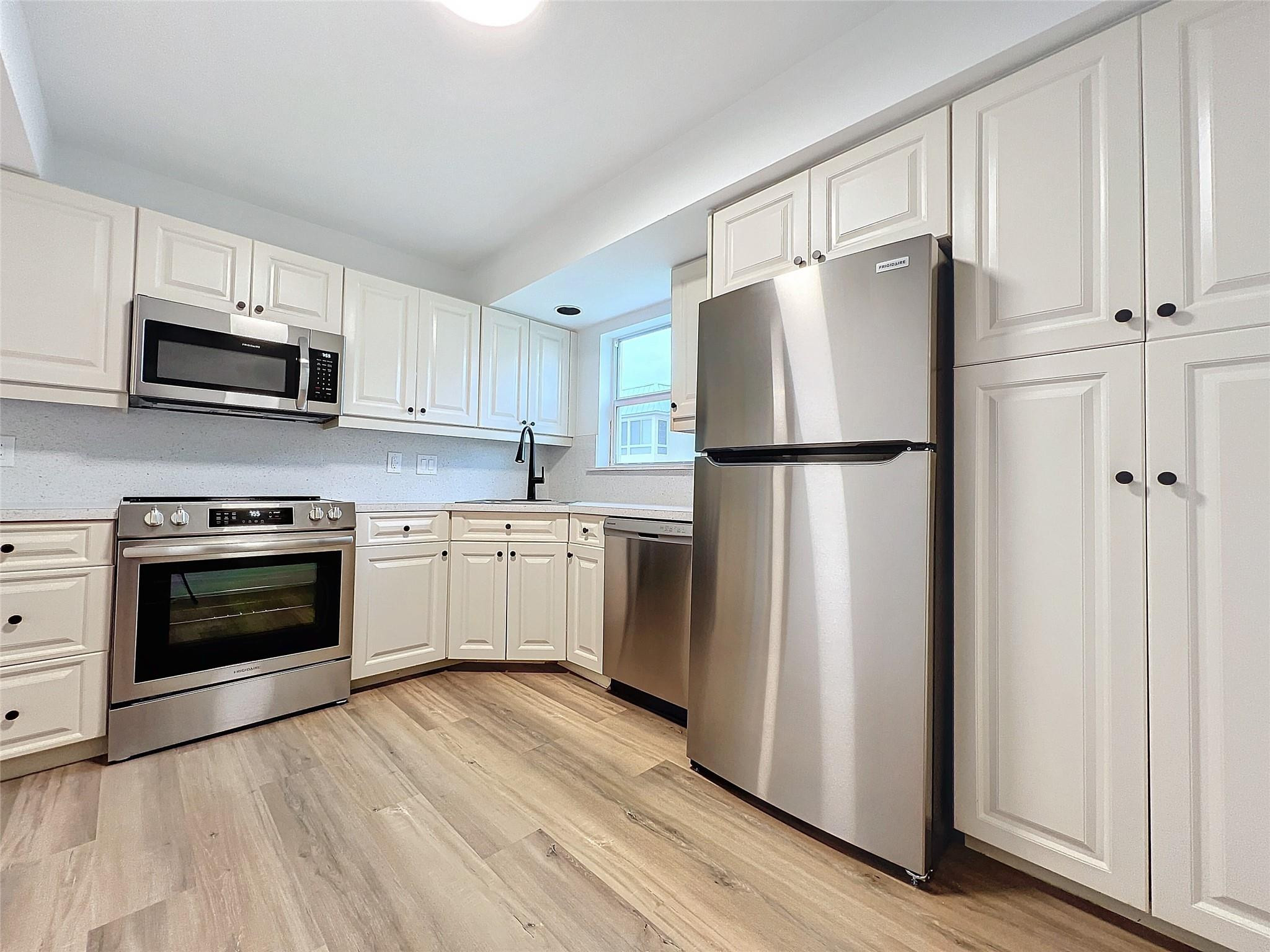 17 Colonial Club Dr 204