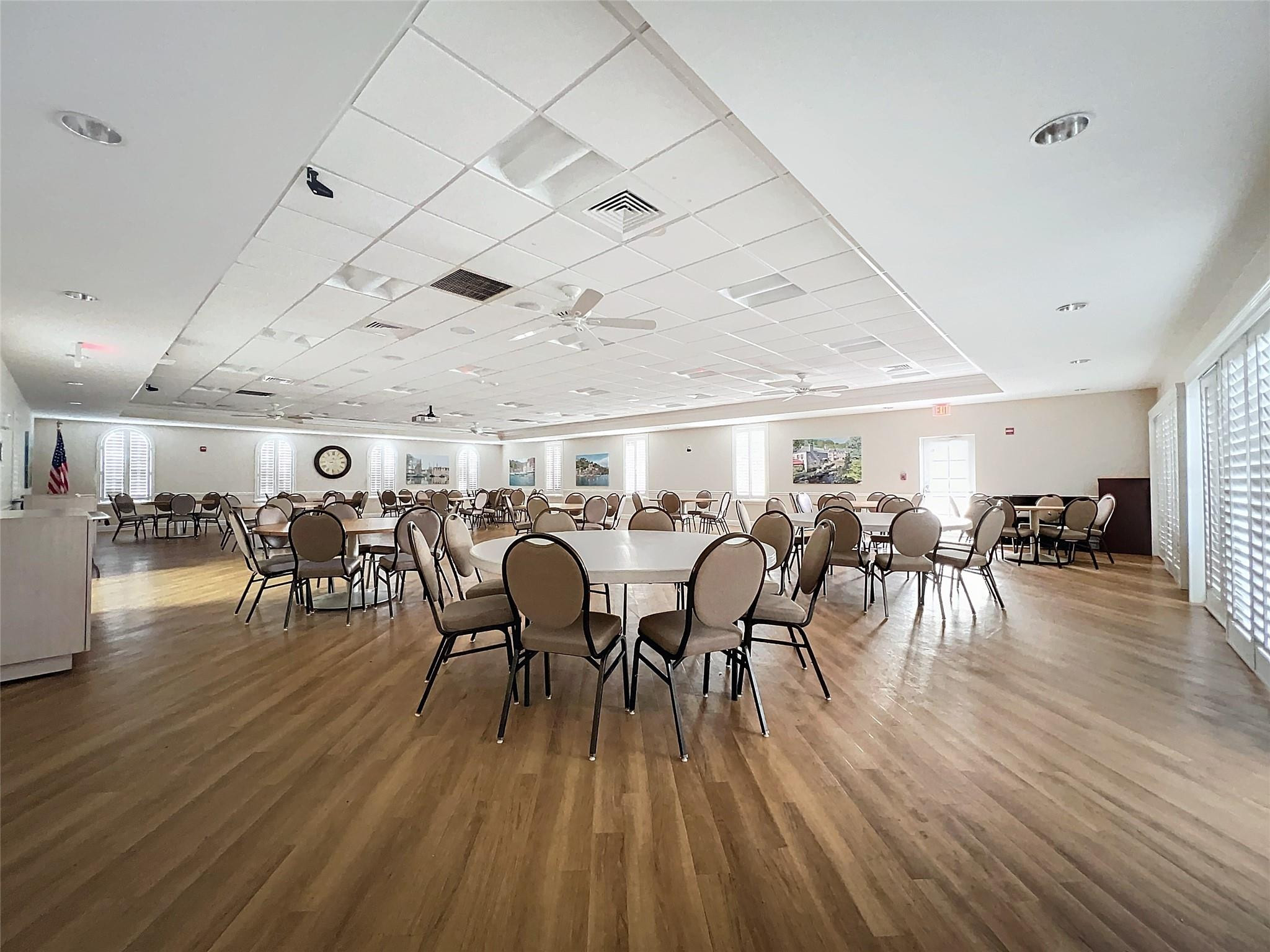 17 Colonial Club Dr 204