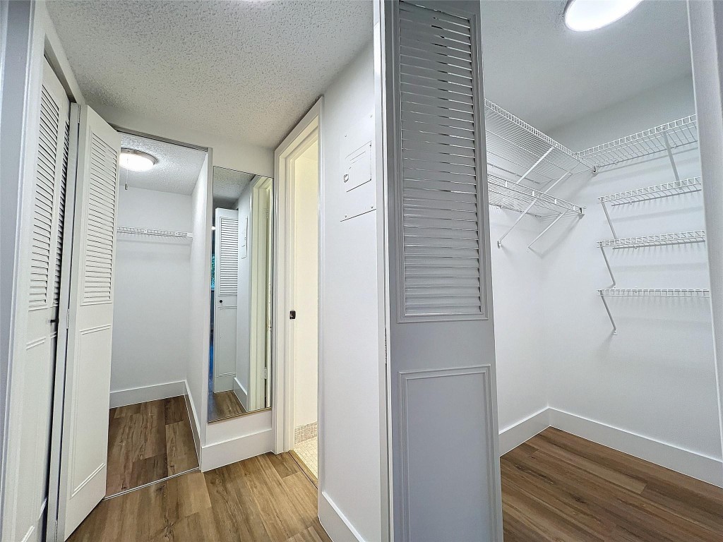 17 Colonial Club Dr 204