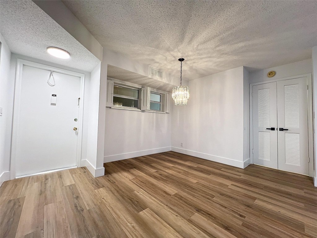 17 Colonial Club Dr 204