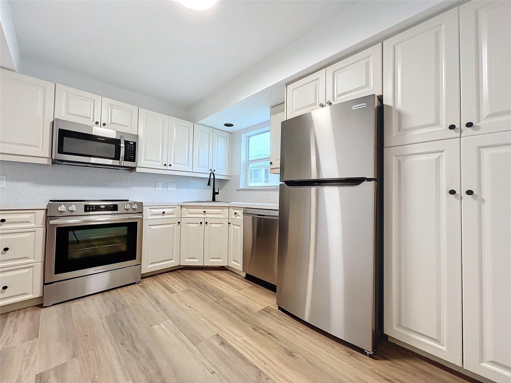 17 Colonial Club Dr 204