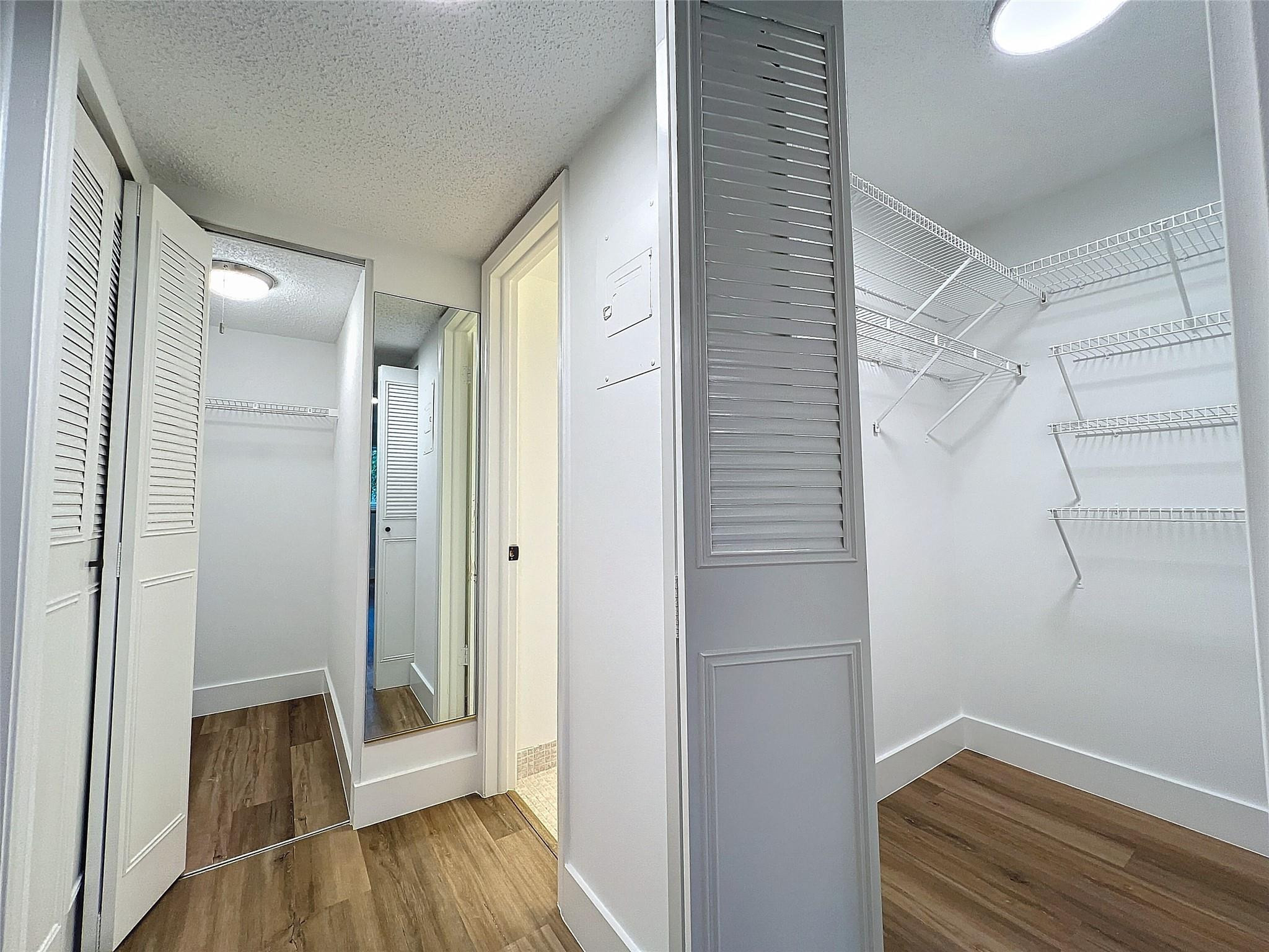 17 Colonial Club Dr 204