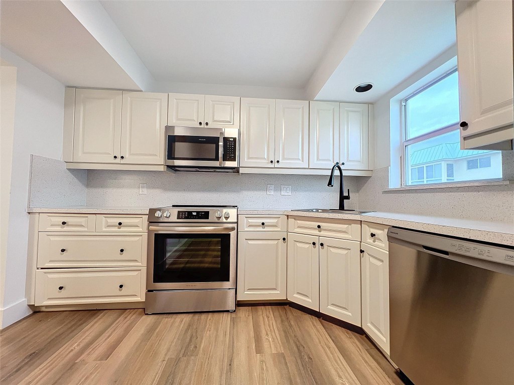 17 Colonial Club Dr 204