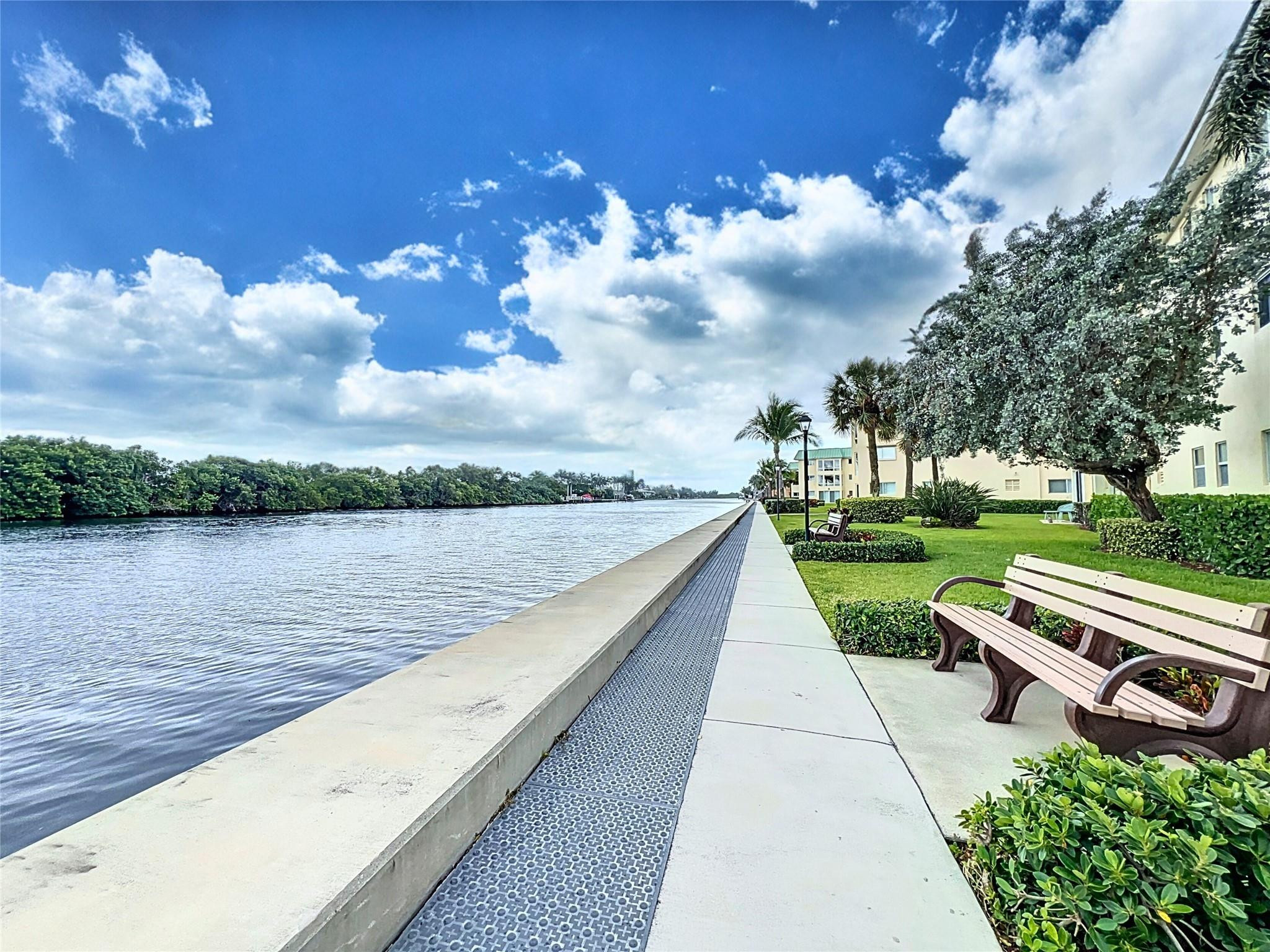 17 Colonial Club Dr 204