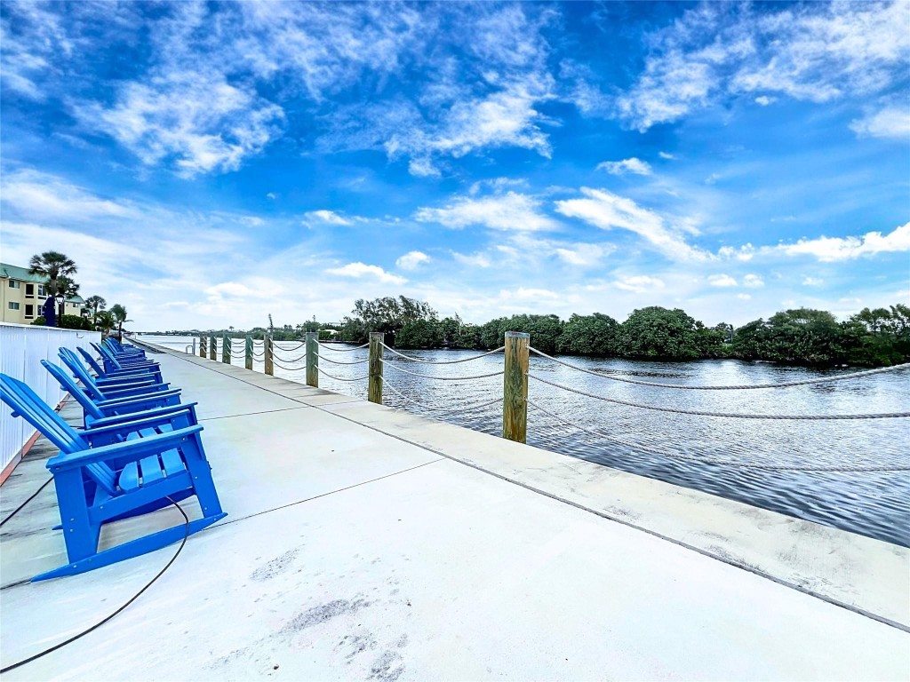 17 Colonial Club Dr 204