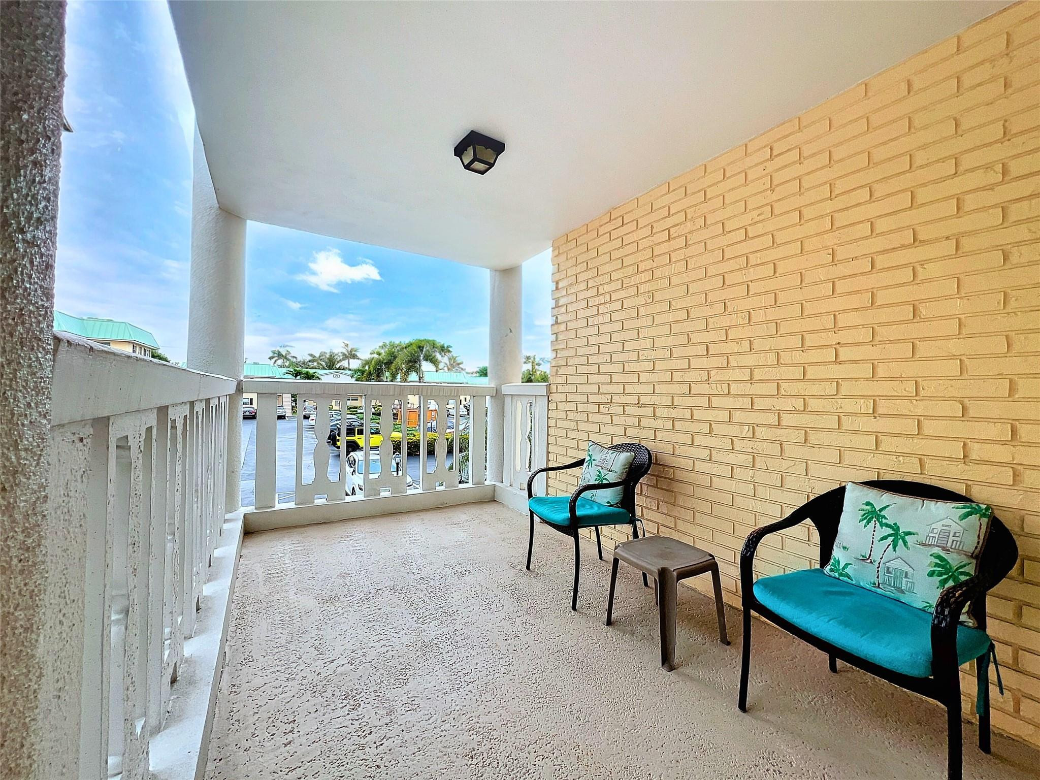 17 Colonial Club Dr 204