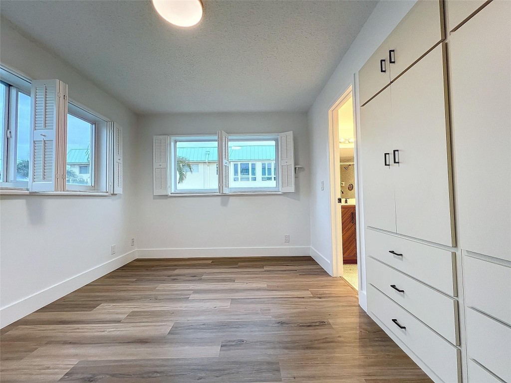 17 Colonial Club Dr 204