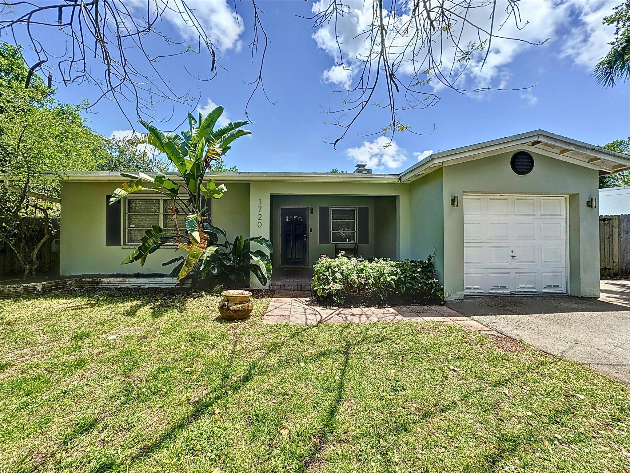 1720 SW 13th Ct