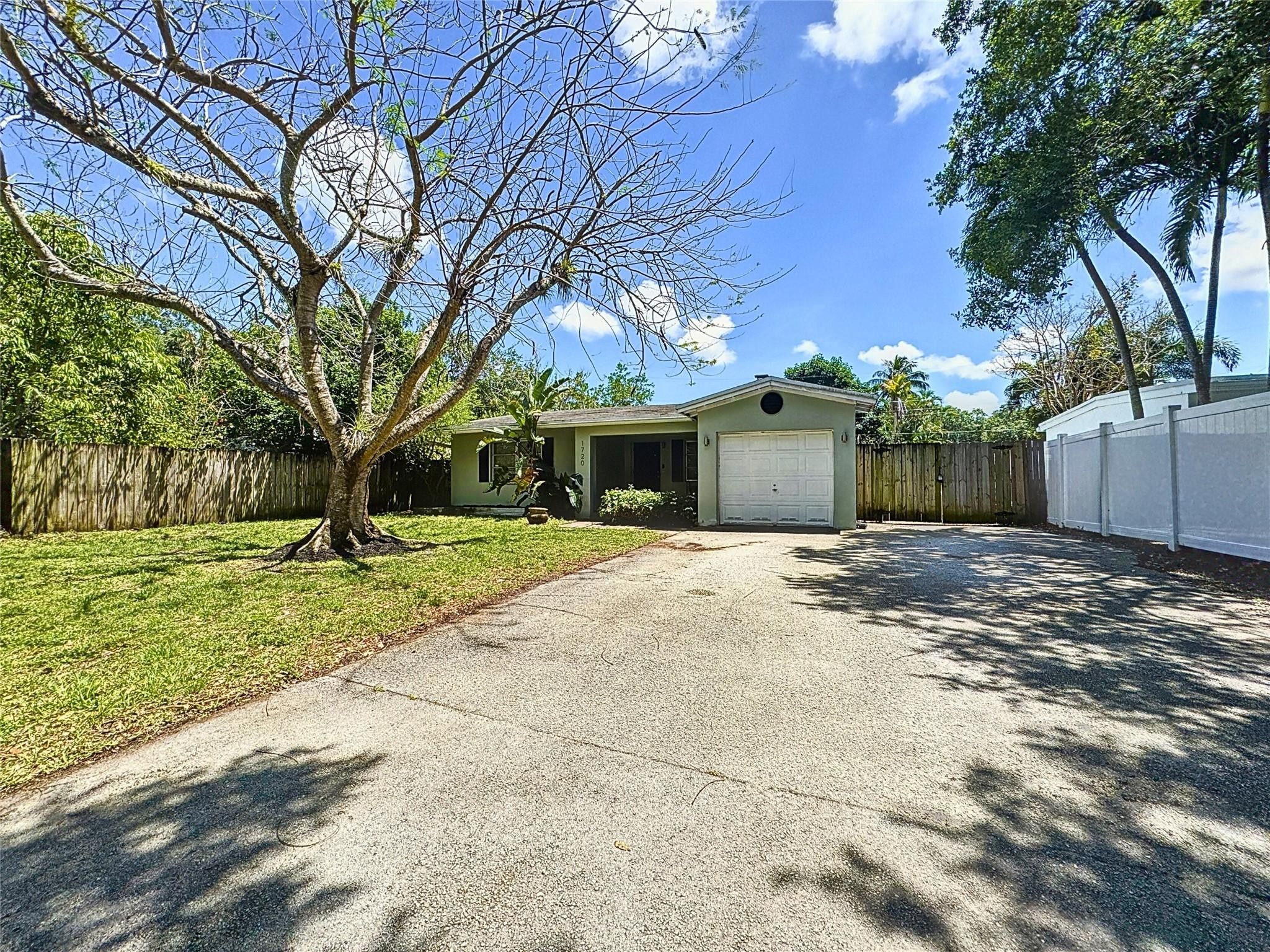 1720 SW 13th Ct