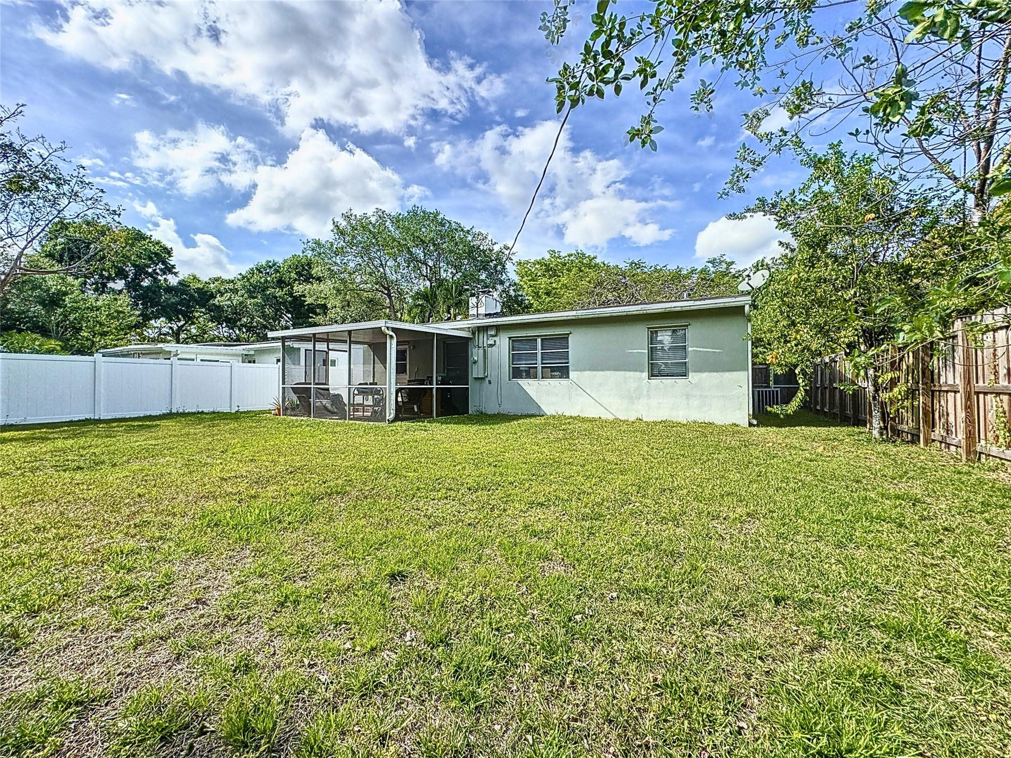 1720 SW 13th Ct