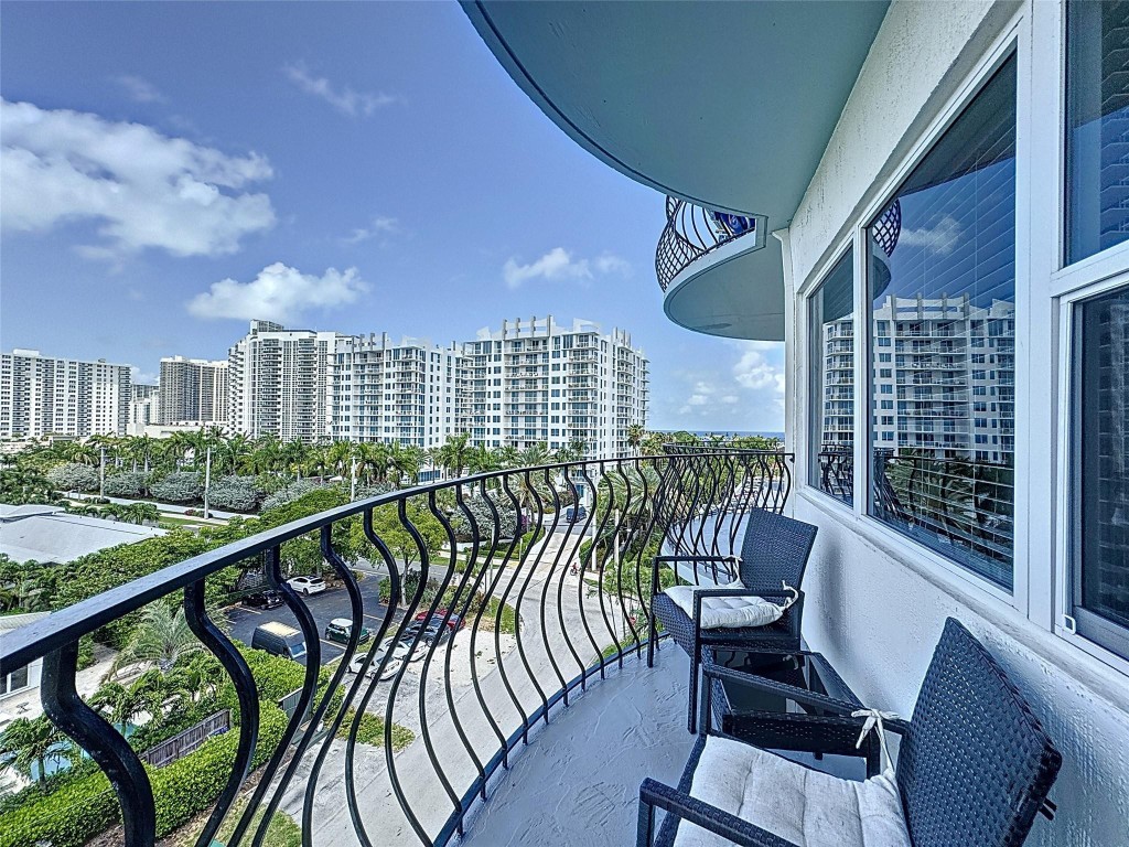 3250 NE 28th Street 707