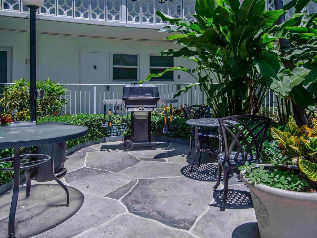 3250 NE 28th Street 707