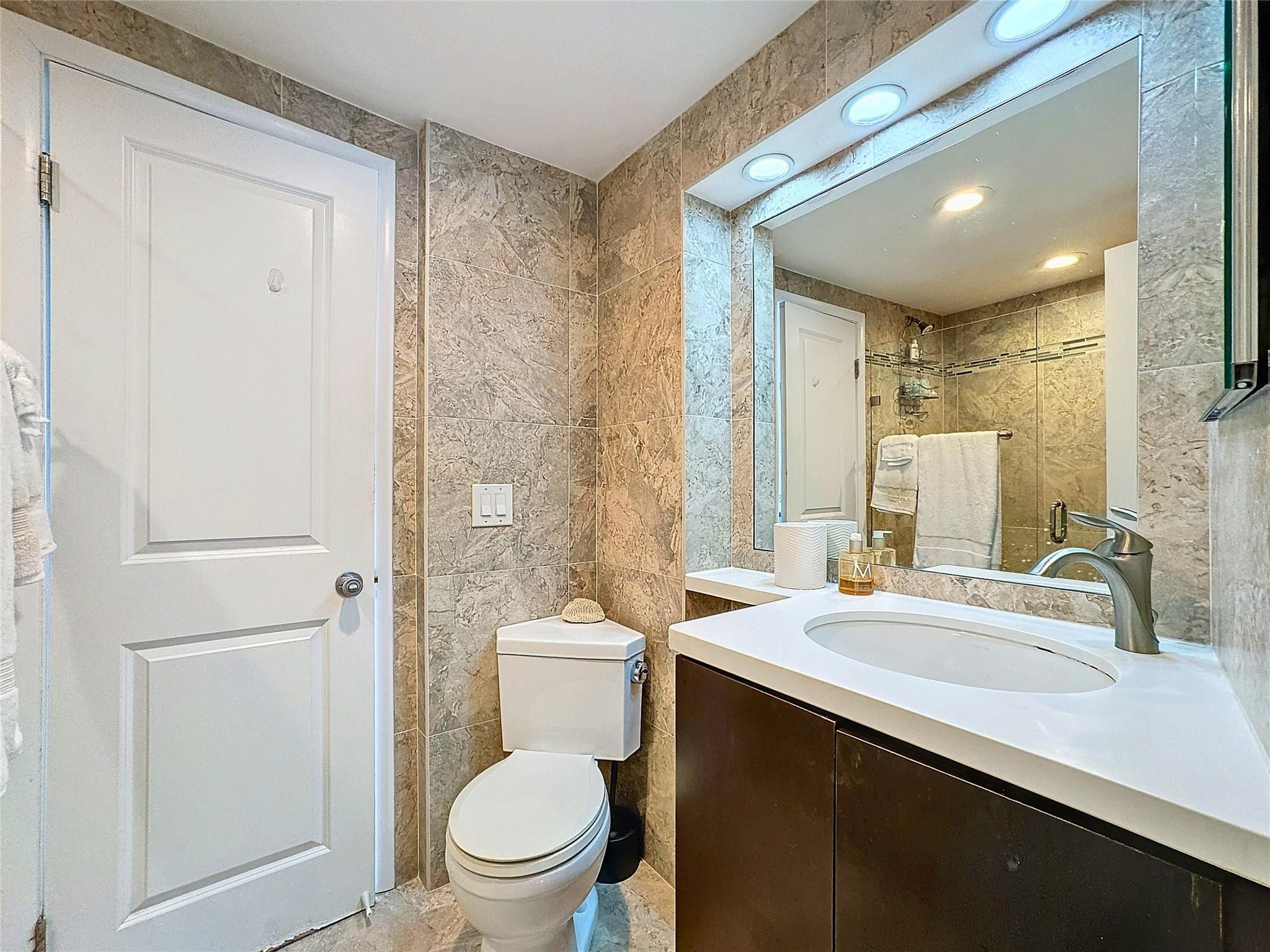 3250 NE 28th Street 712