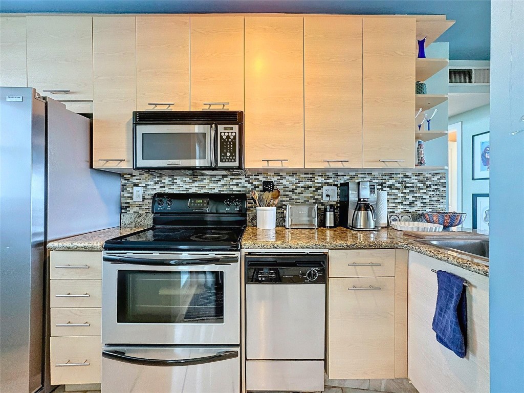 3250 NE 28th Street 712