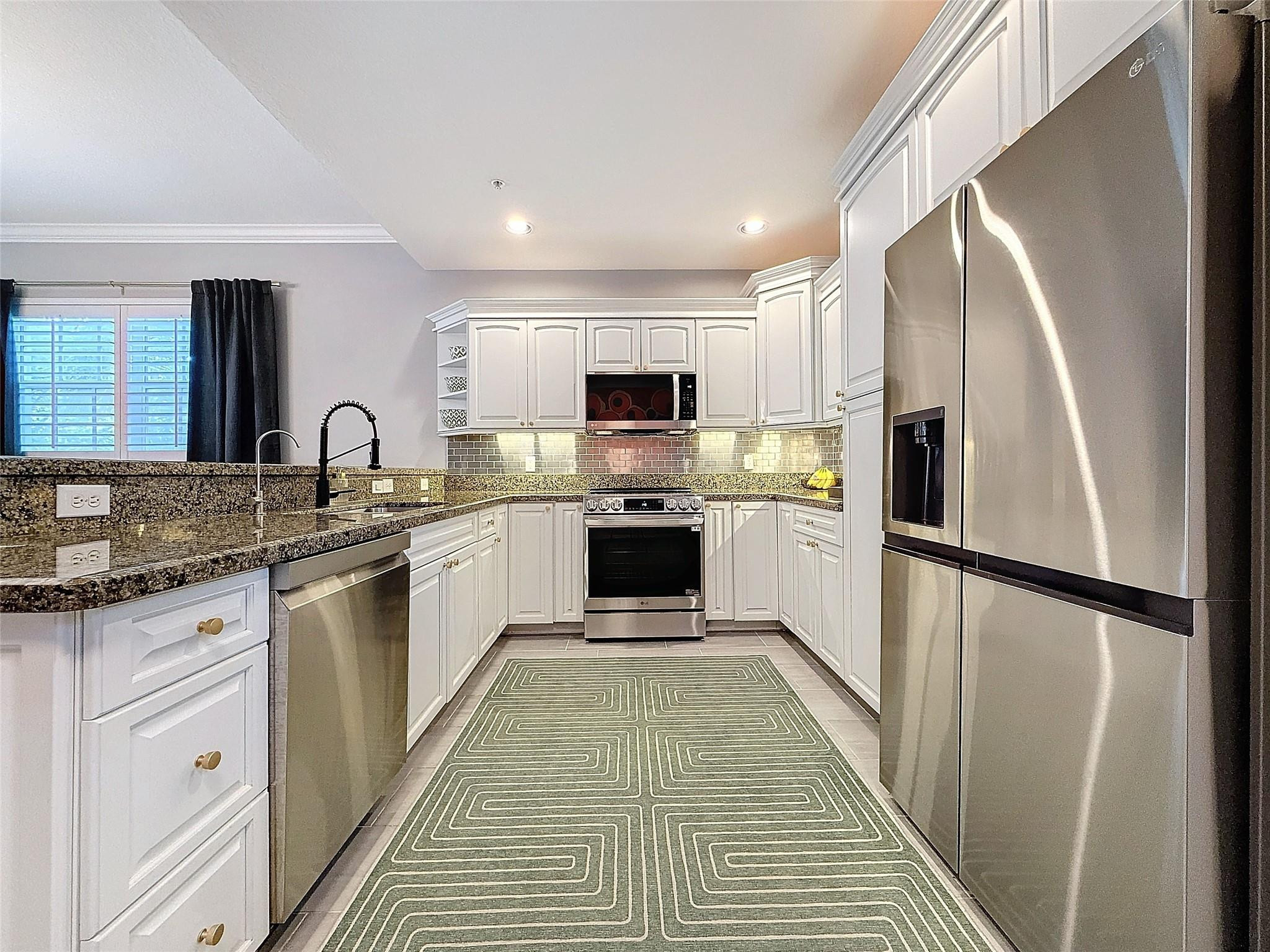 2685 NE 9th Ave 7