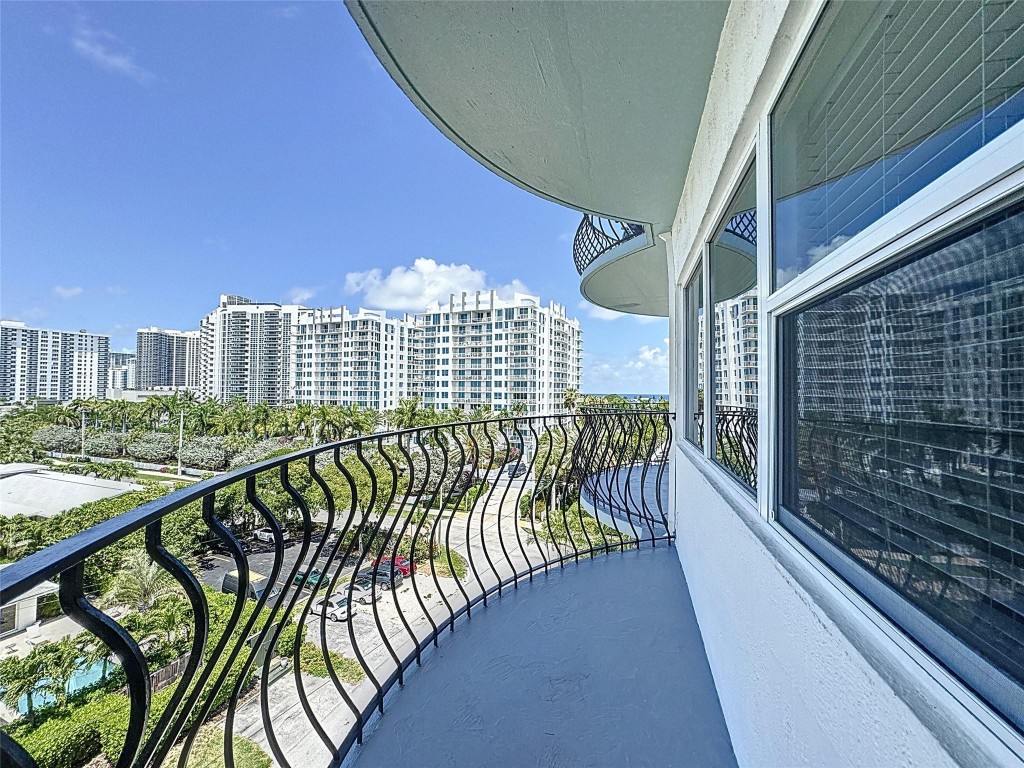 3250 NE 28th Street 707