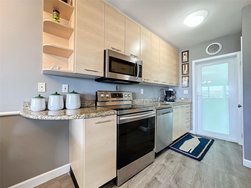 3250 NE 28th Street 707