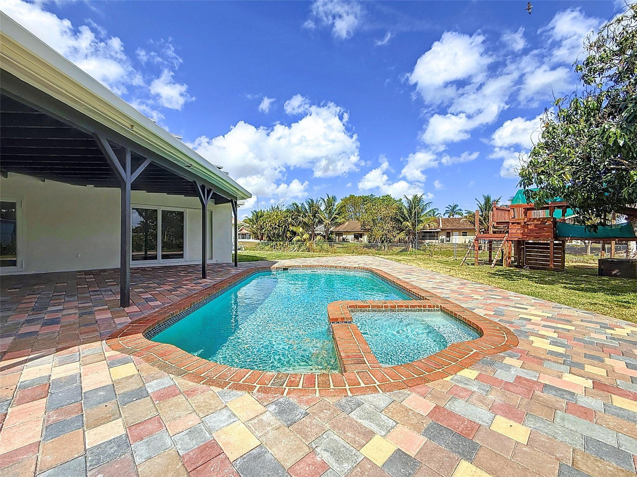100 NW 65th Avenue