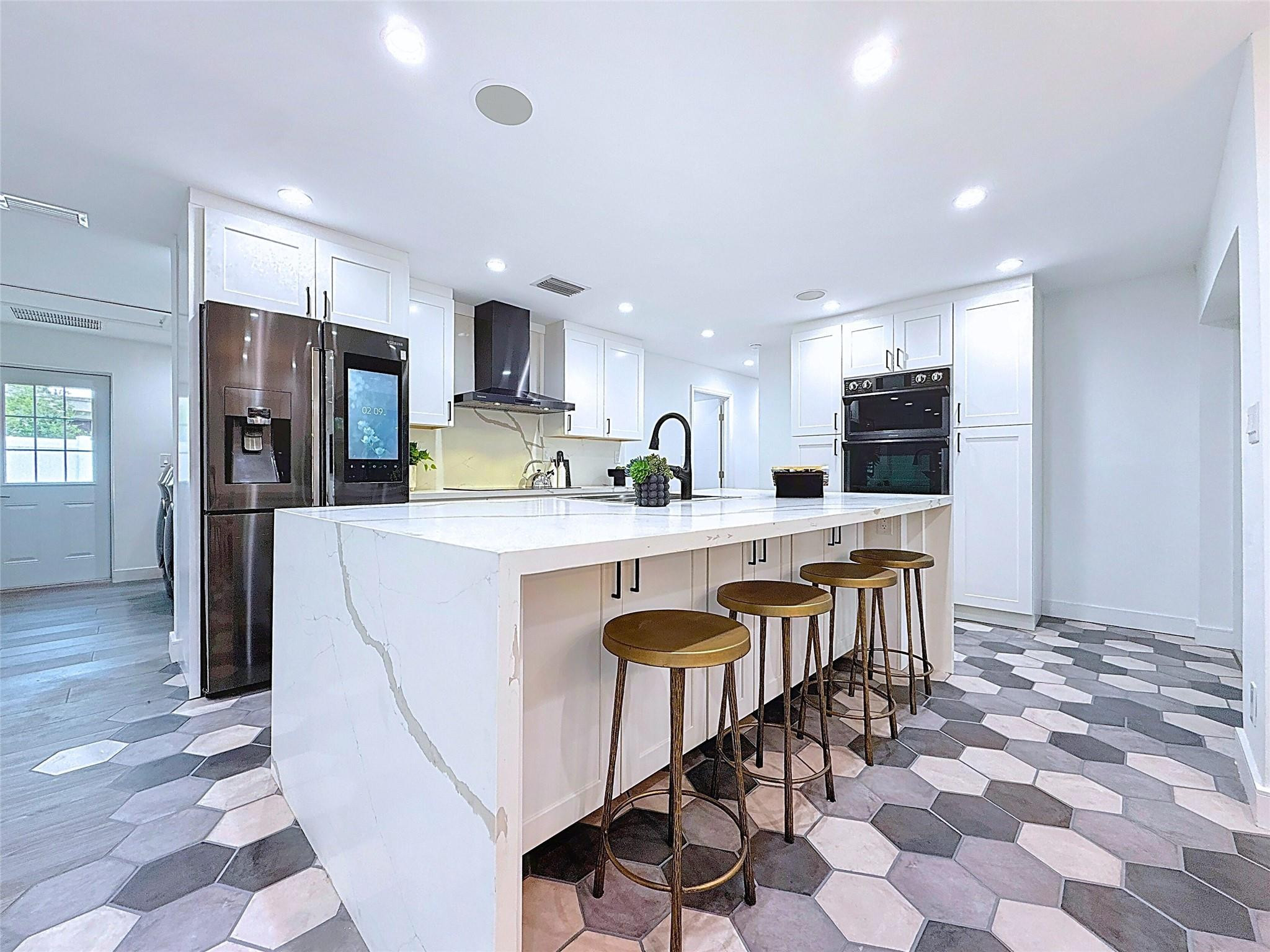 100 NW 65th Avenue