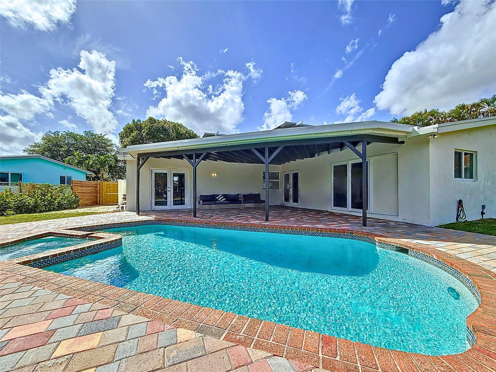 100 NW 65th Avenue