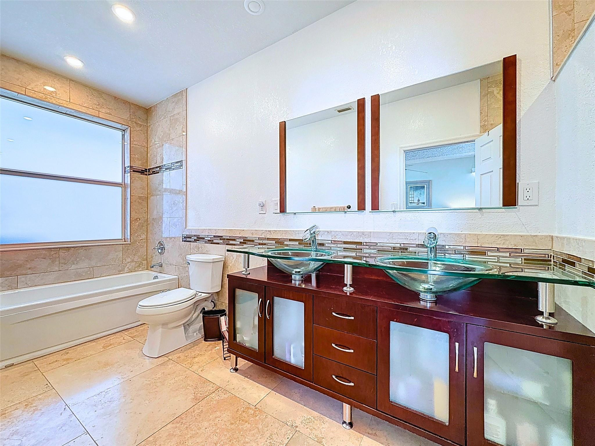 5985 NW 72nd Court