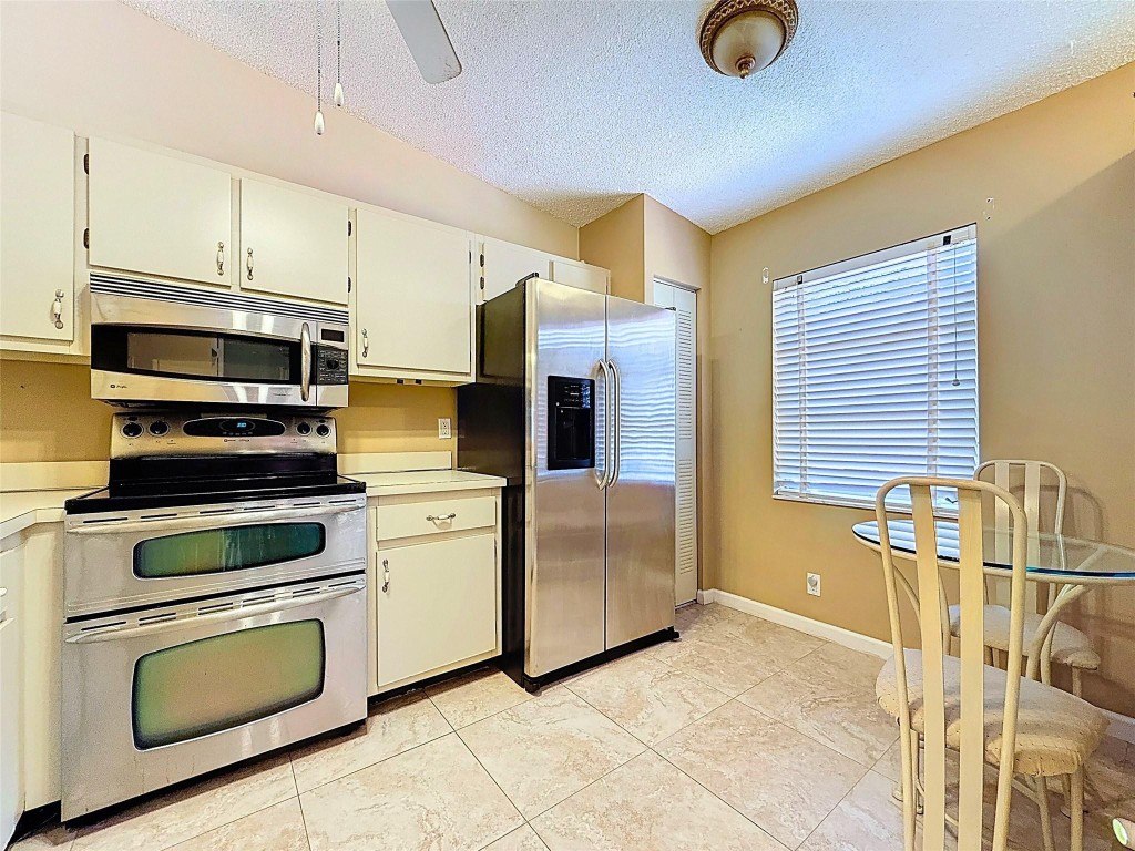 8626 Dreamside Ln 8626