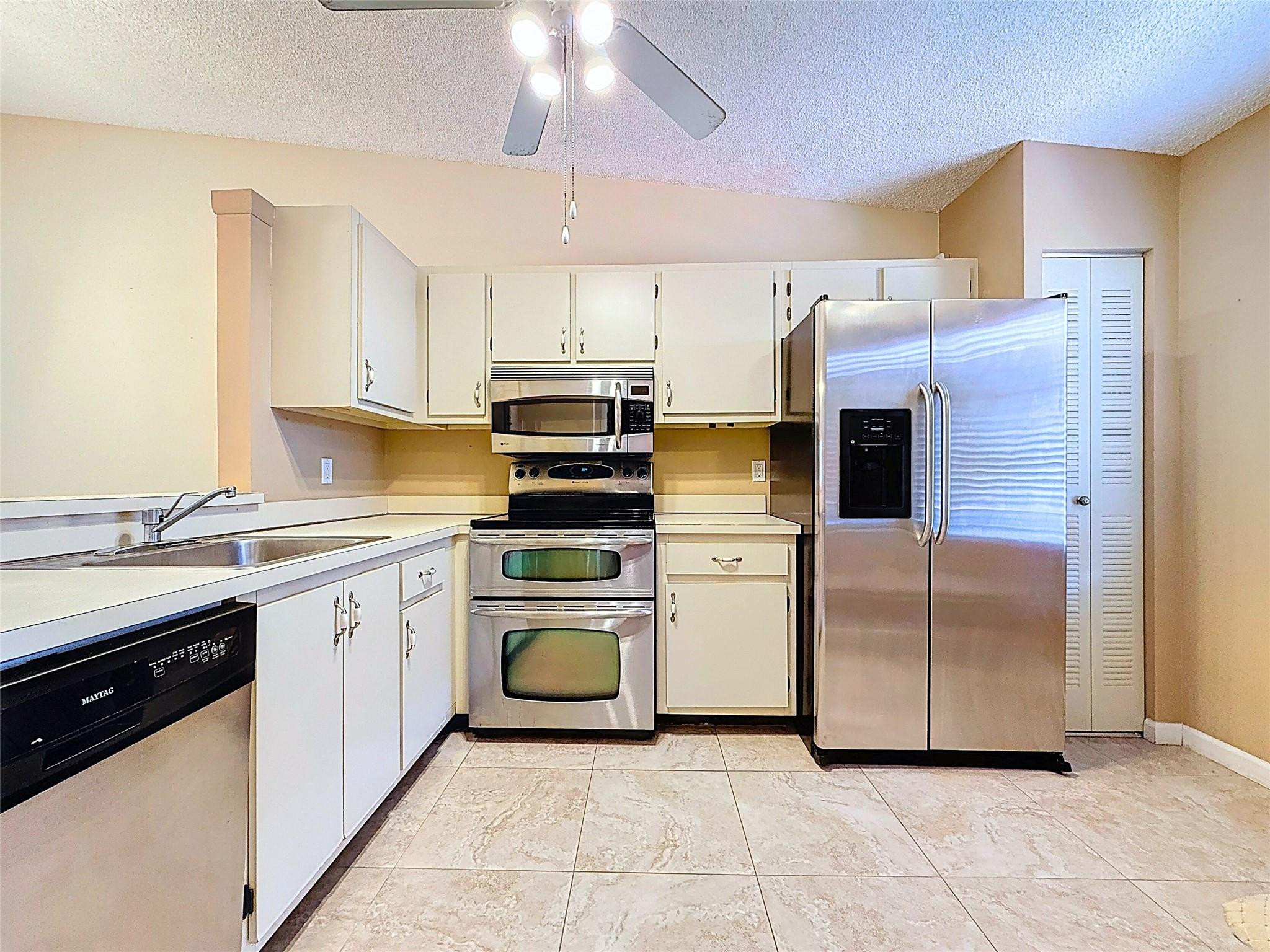 8626 Dreamside Ln 8626