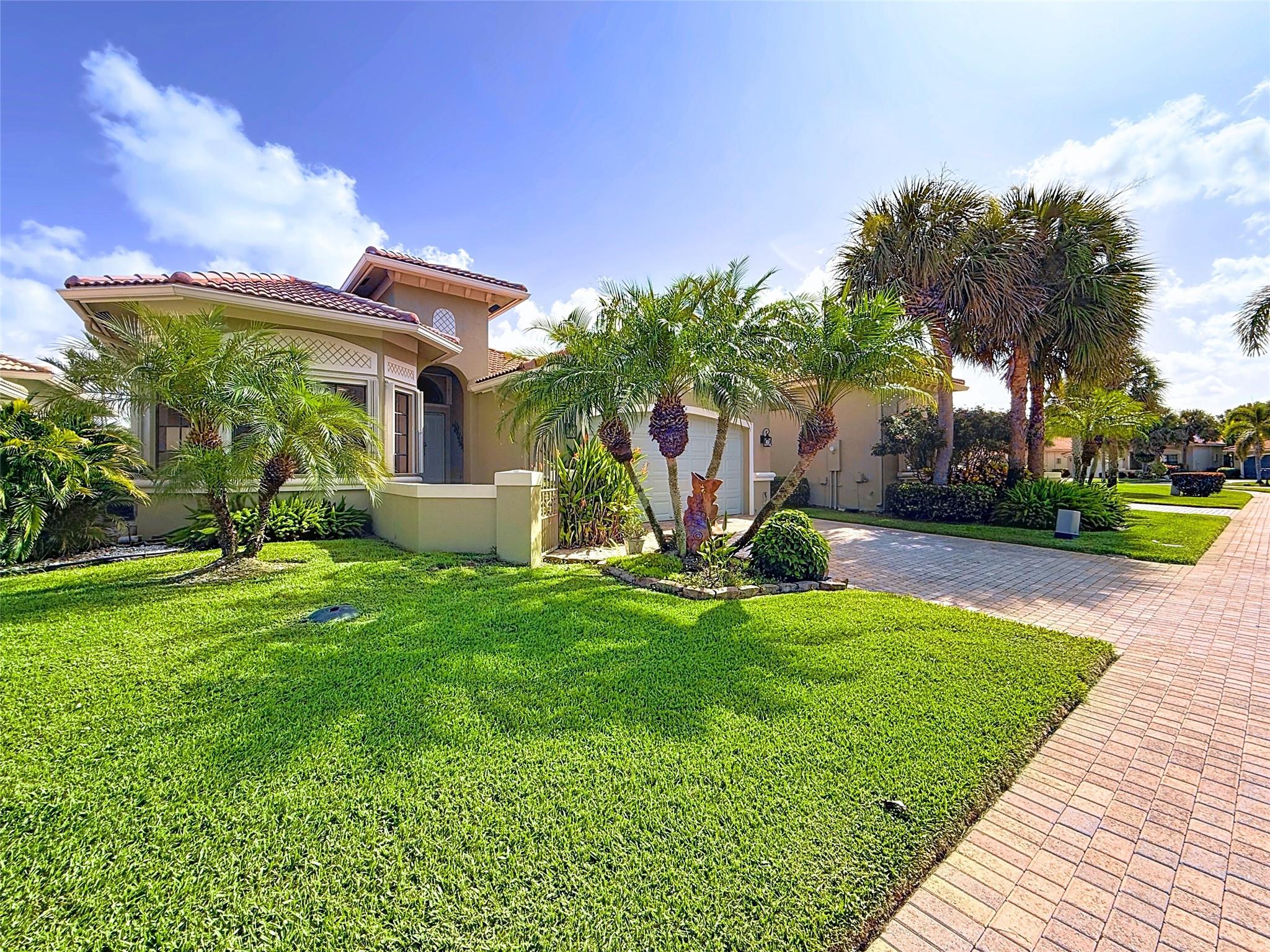 6874 Fabiano Cir