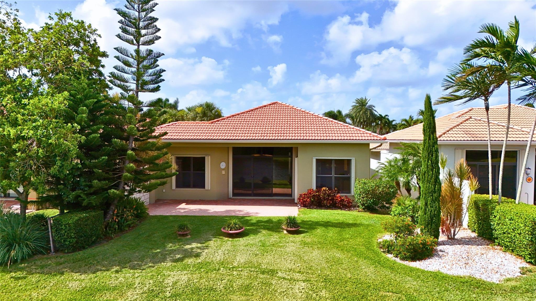6874 Fabiano Cir