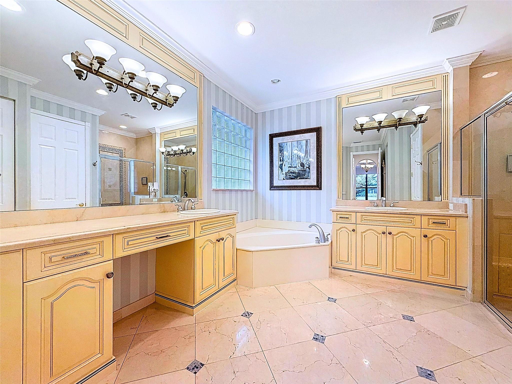 6874 Fabiano Cir