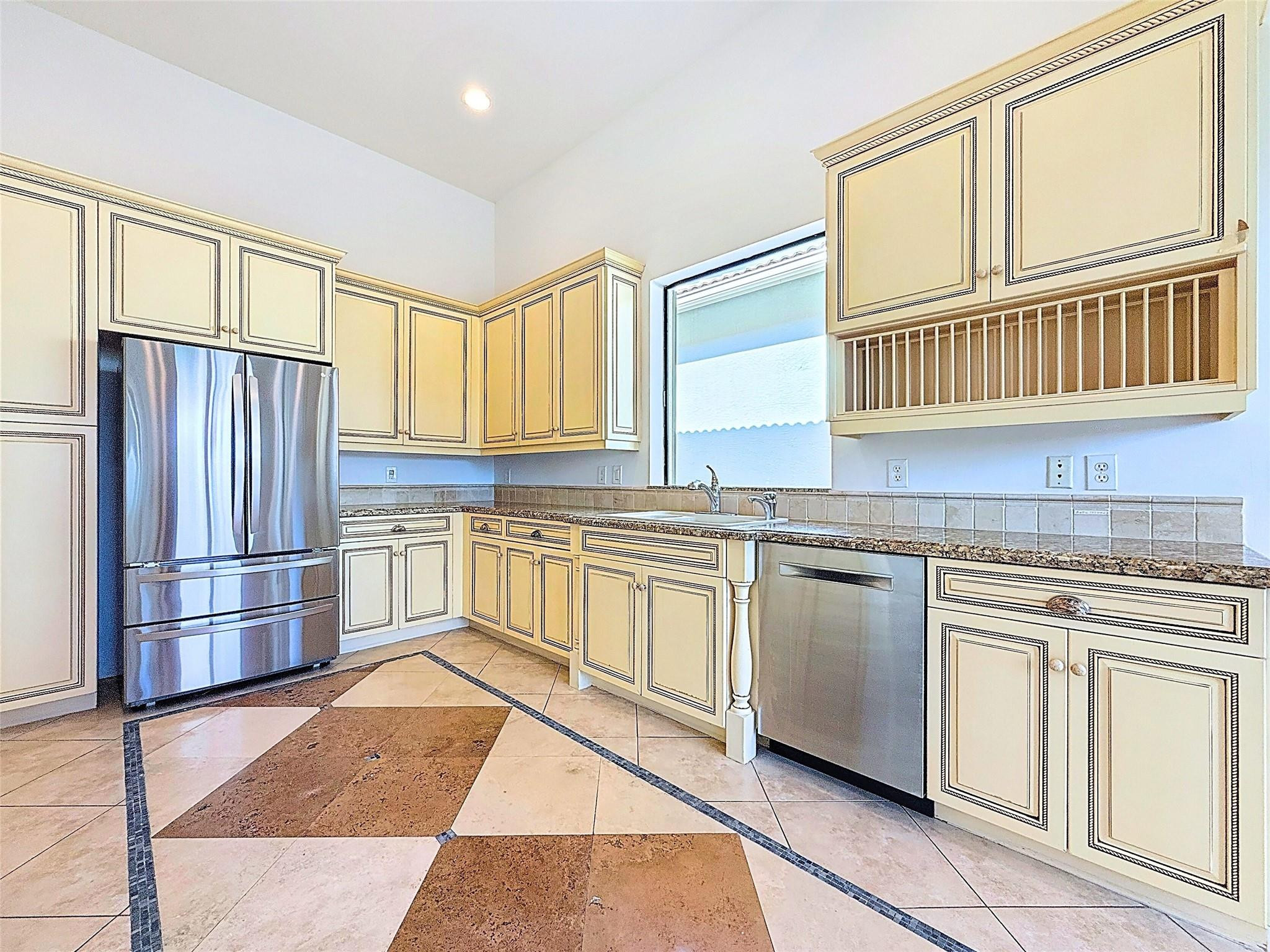 6874 Fabiano Cir