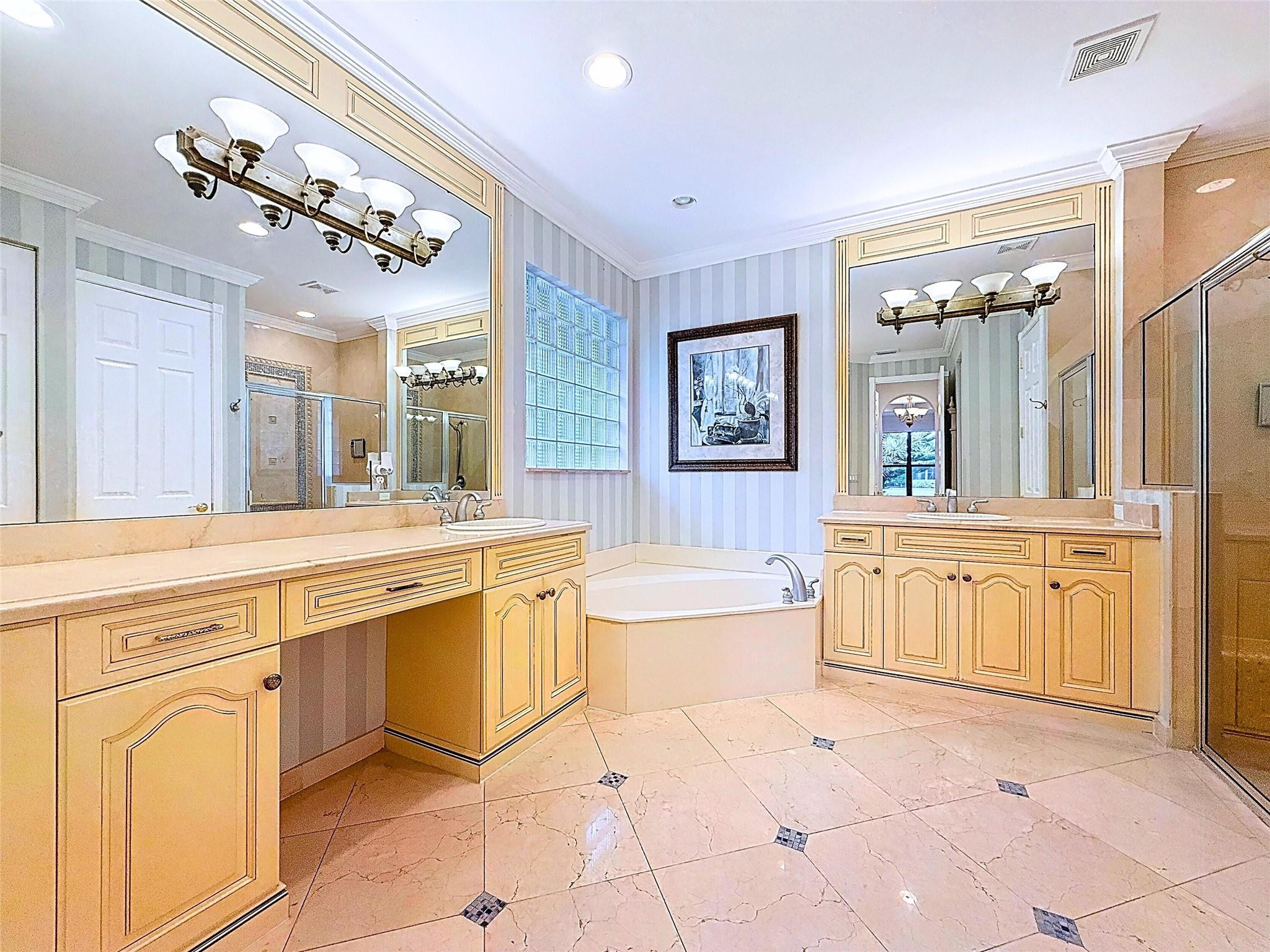 6874 Fabiano Cir