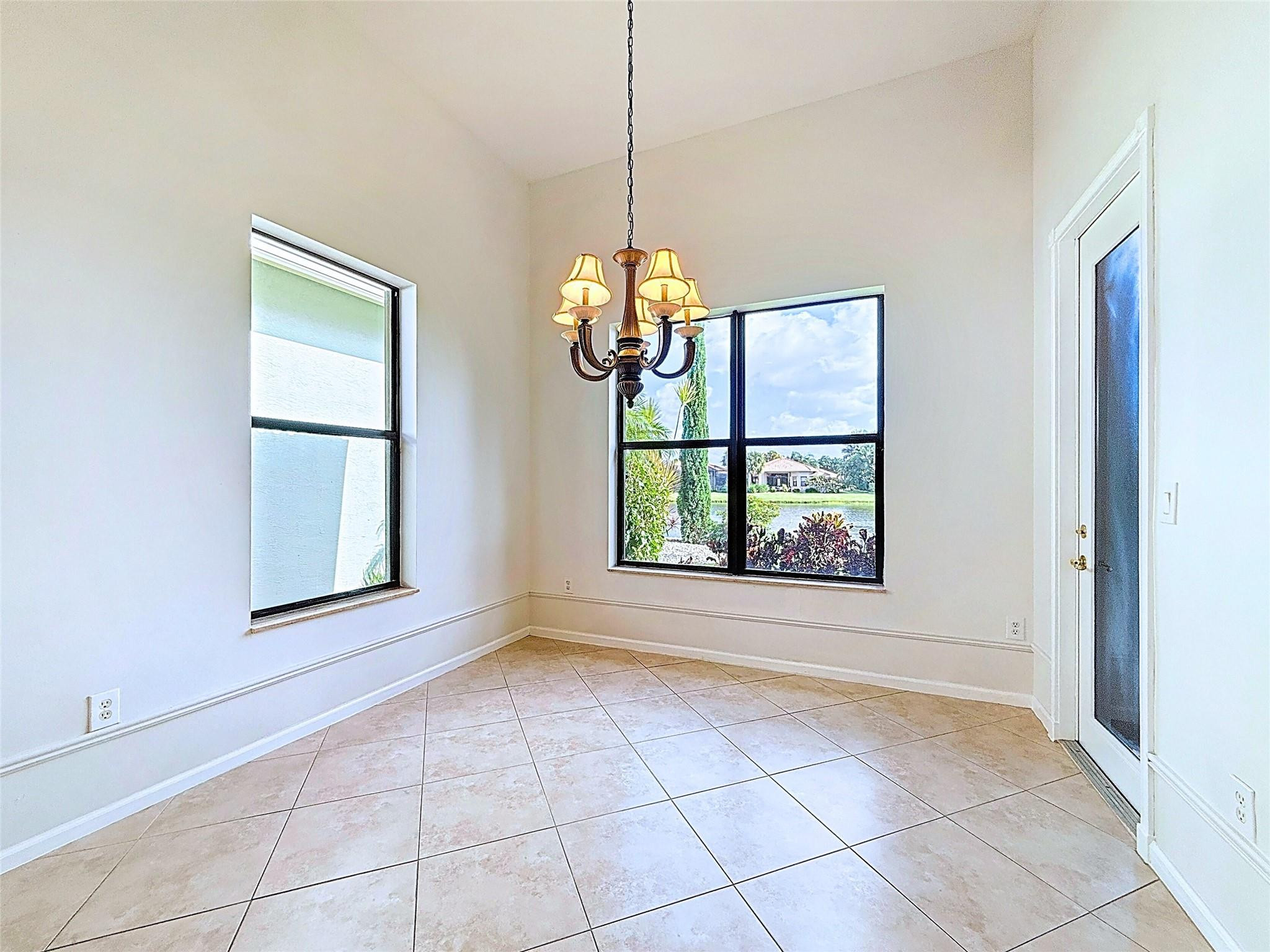 6874 Fabiano Cir