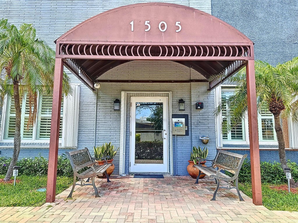 1505 N Riverside Drive 1106