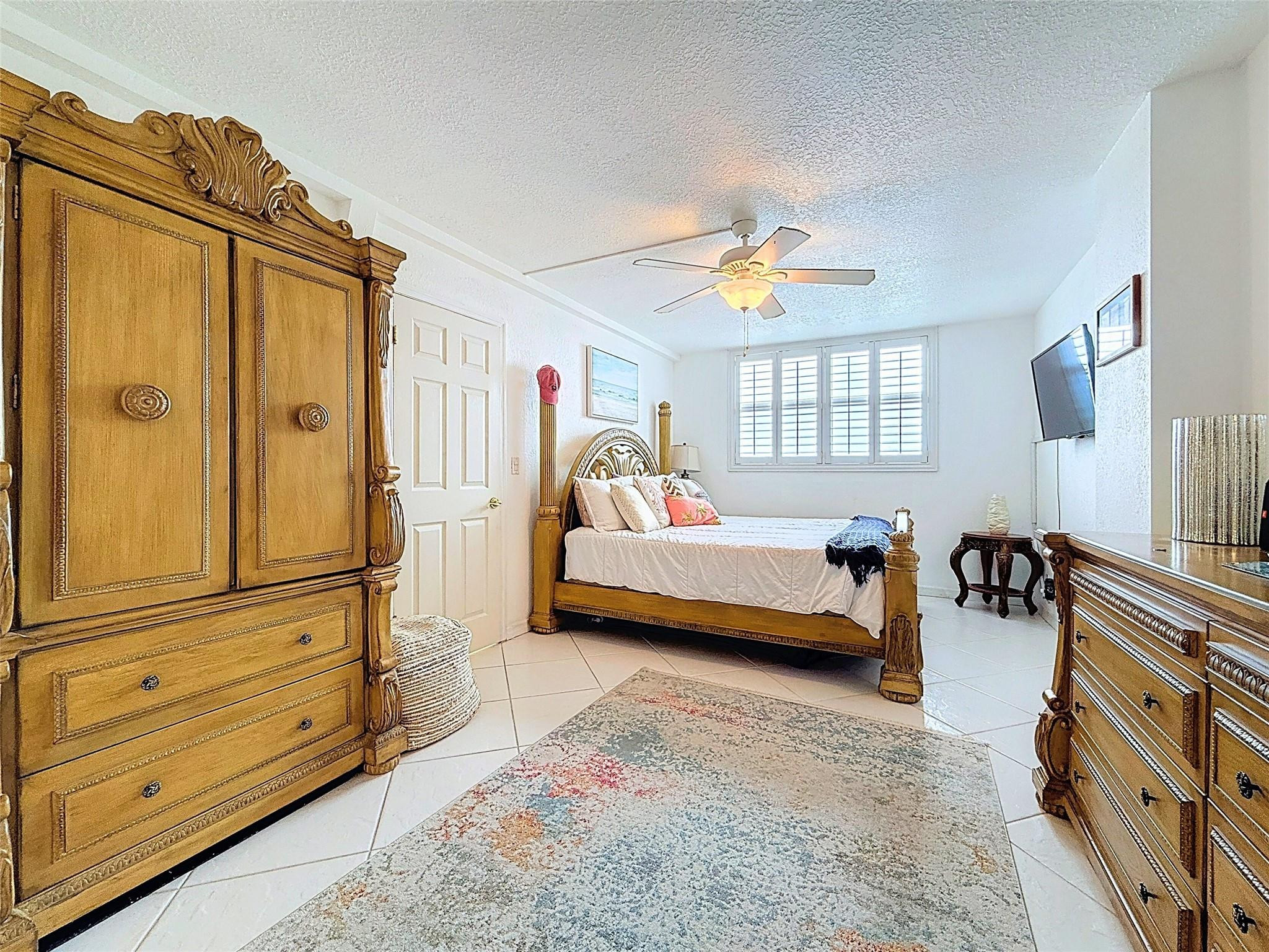 1505 N Riverside Drive 1106