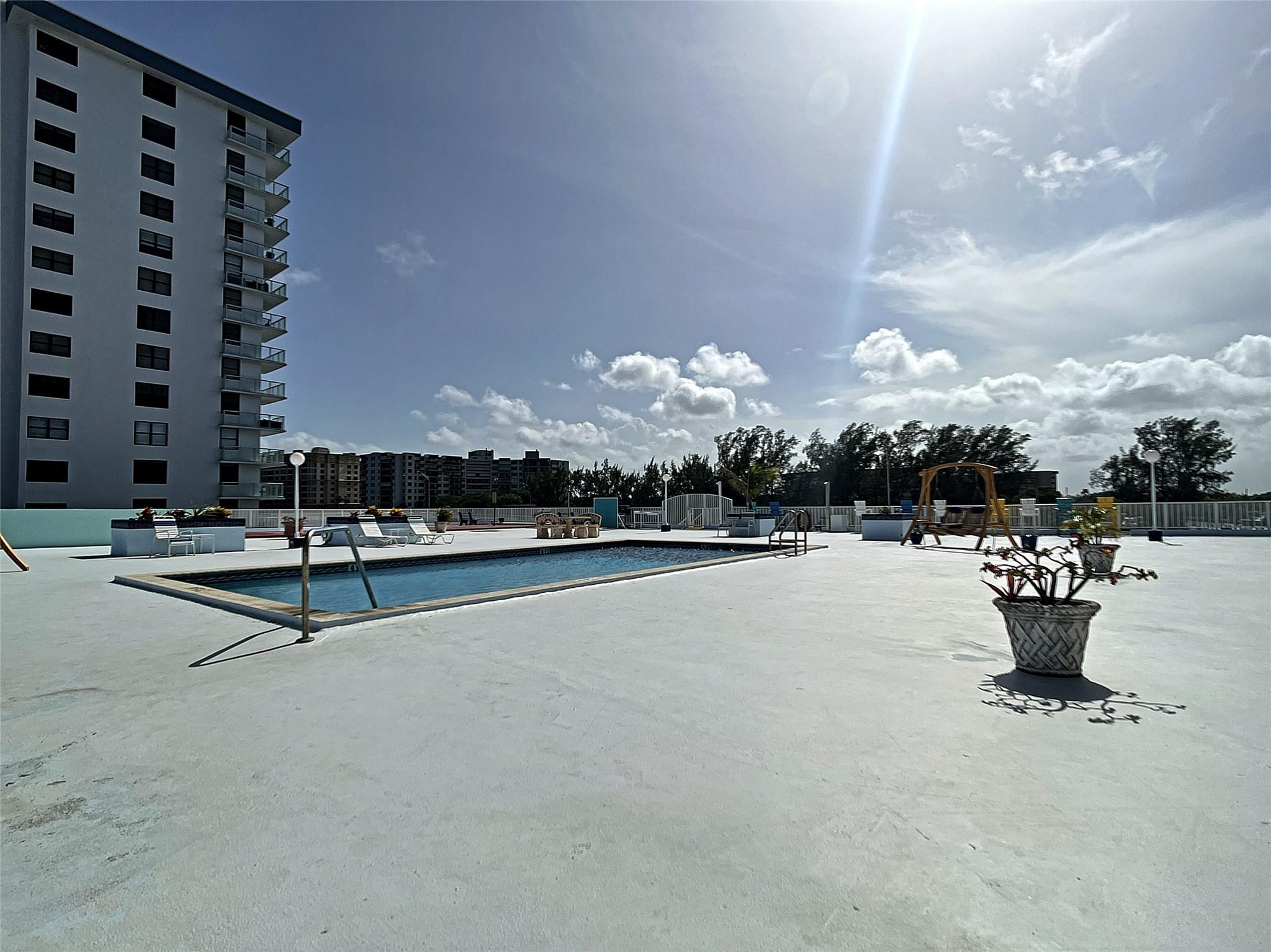 1505 N Riverside Drive 1106