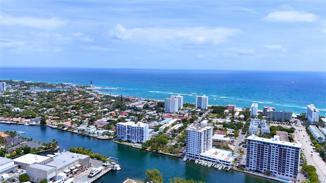 1505 N Riverside Drive 1106