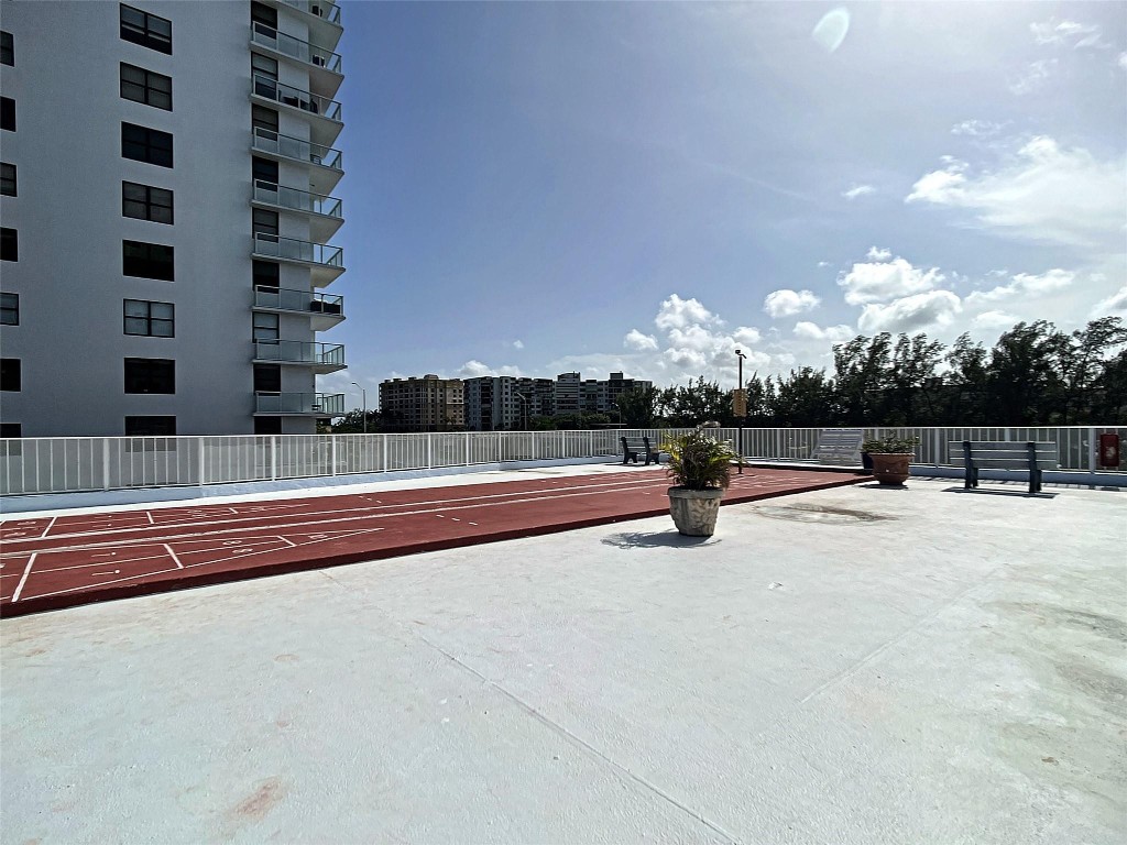 1505 N Riverside Drive 1106