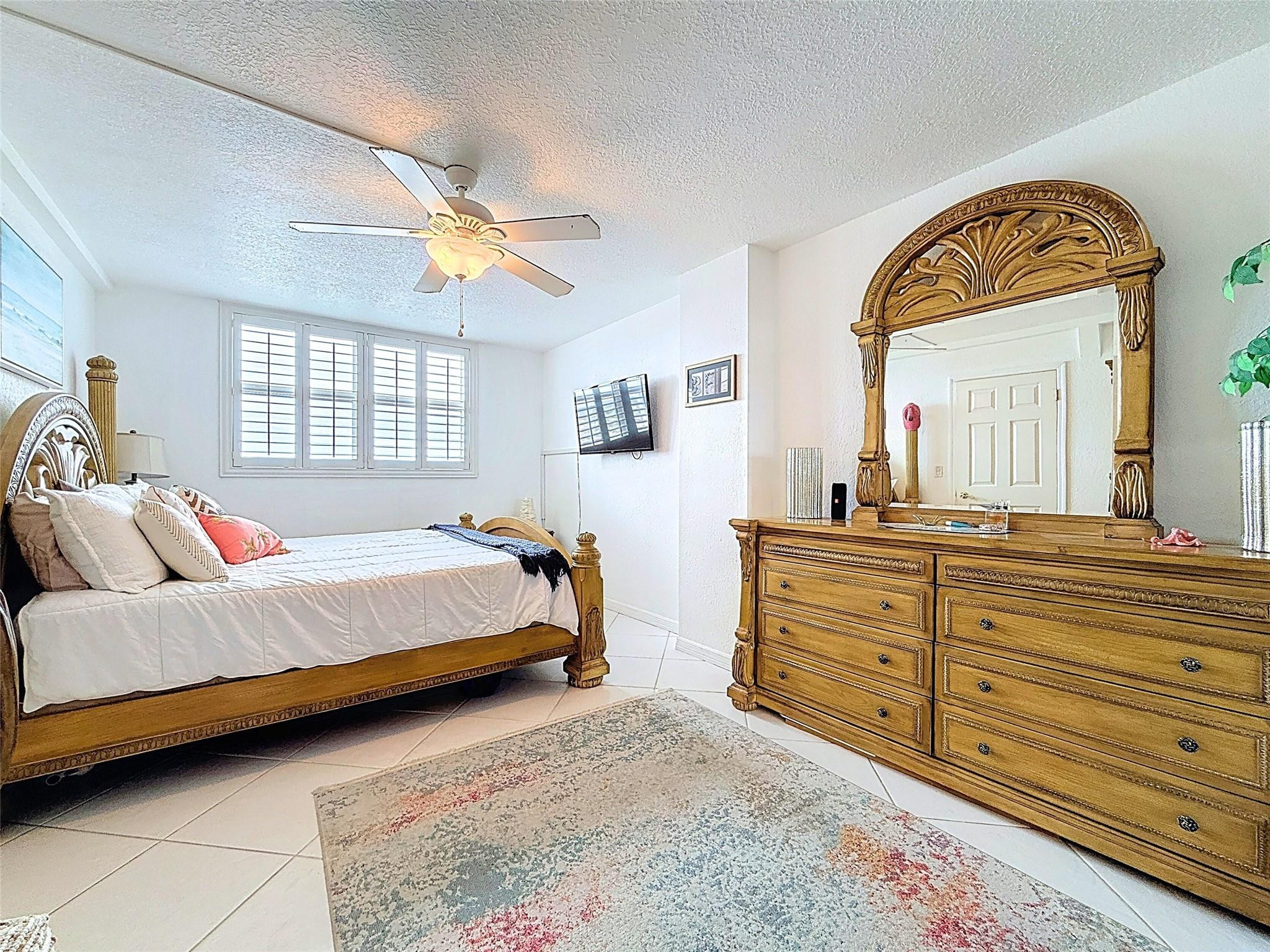 1505 N Riverside Drive 1106