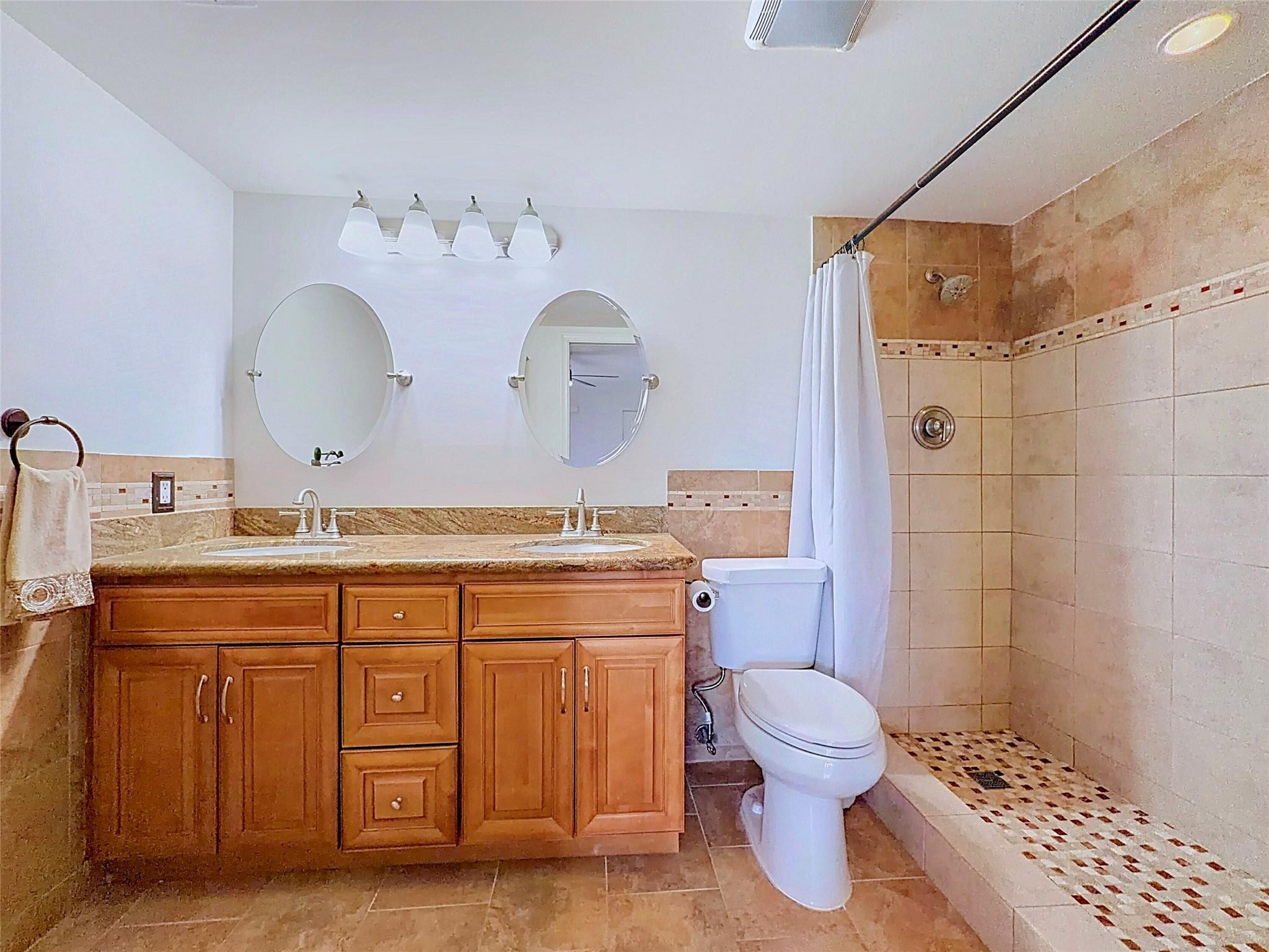 2801 Victoria Way K1