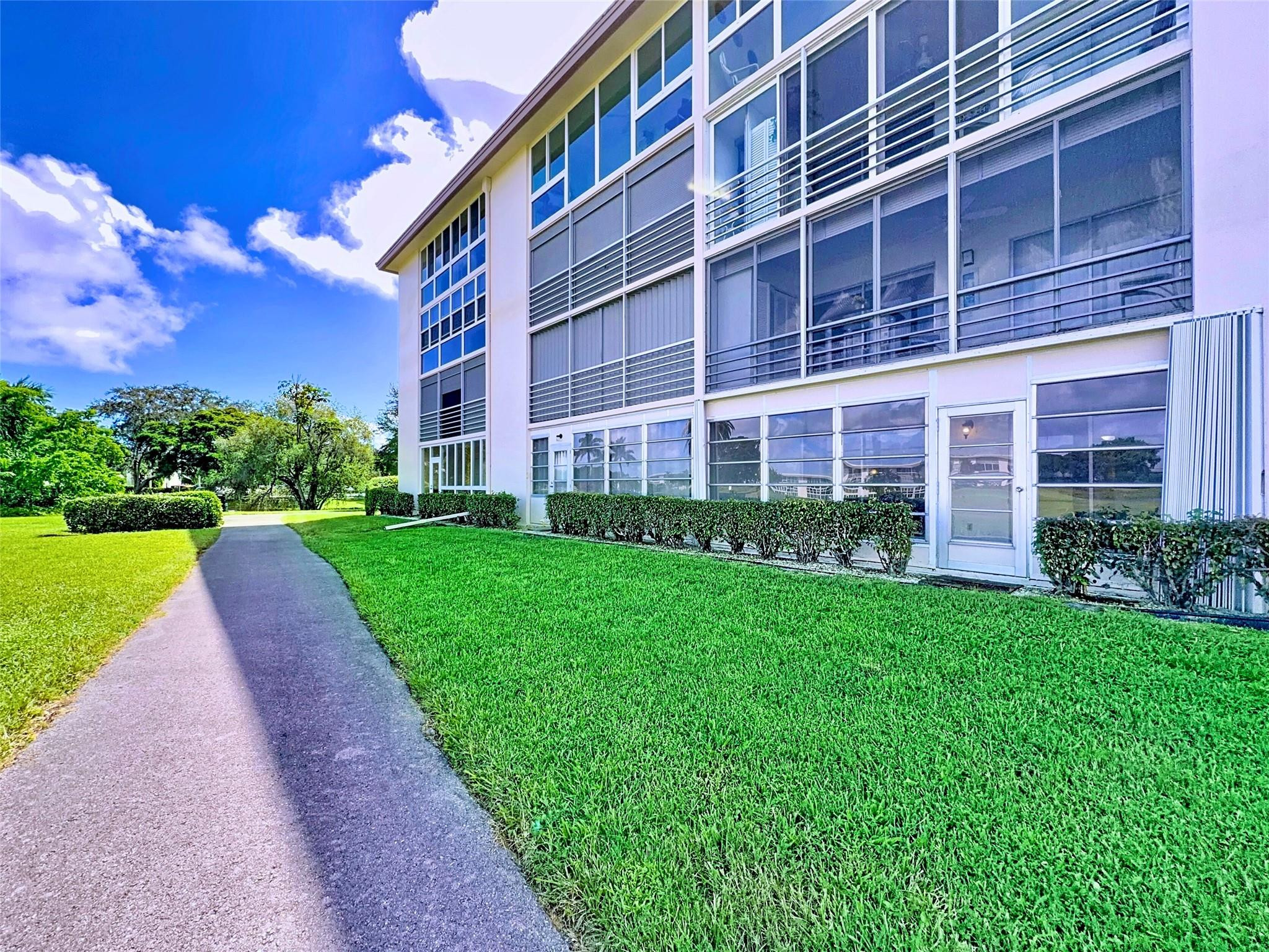 2801 Victoria Way K1