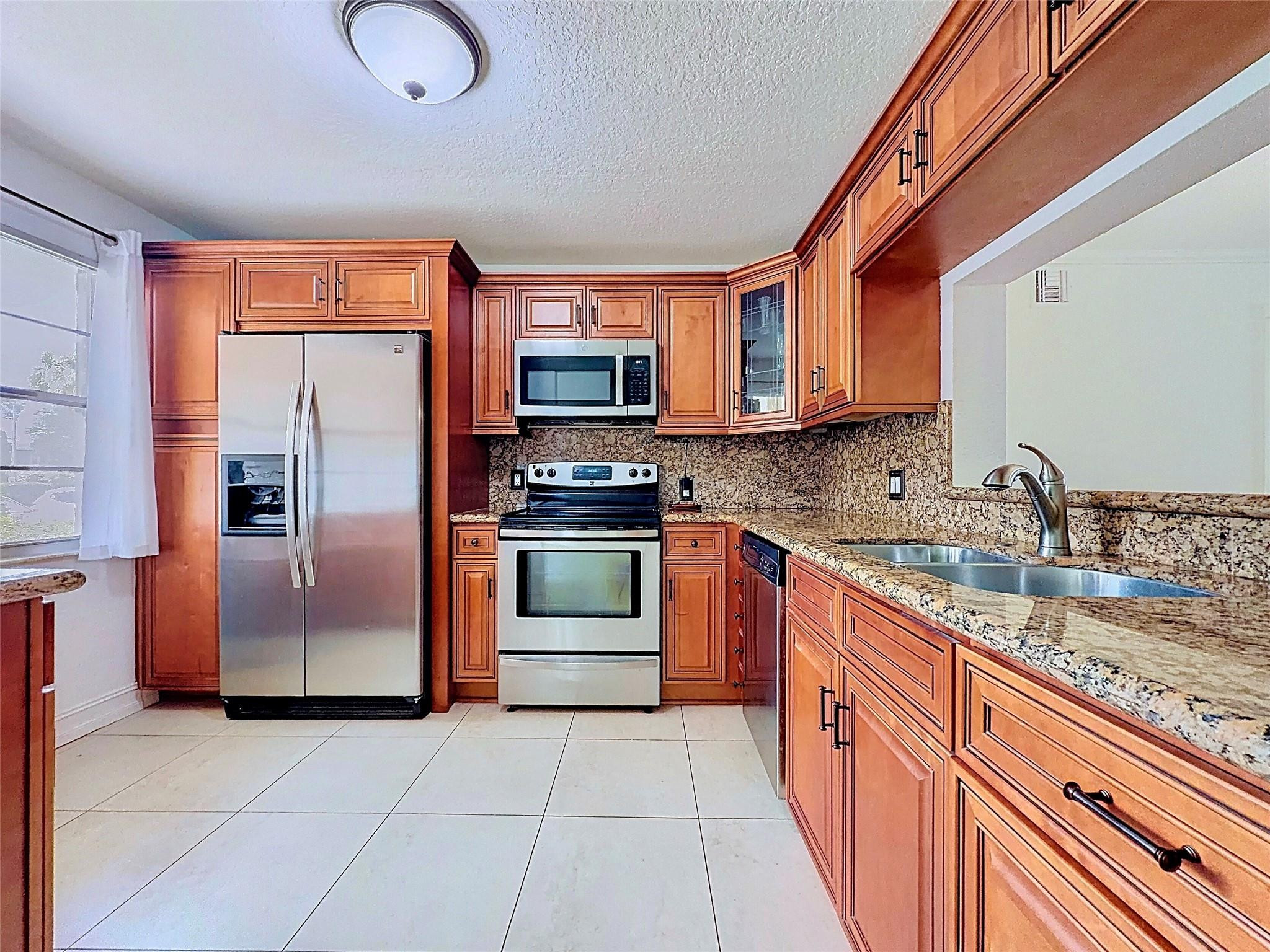 2801 Victoria Way K1