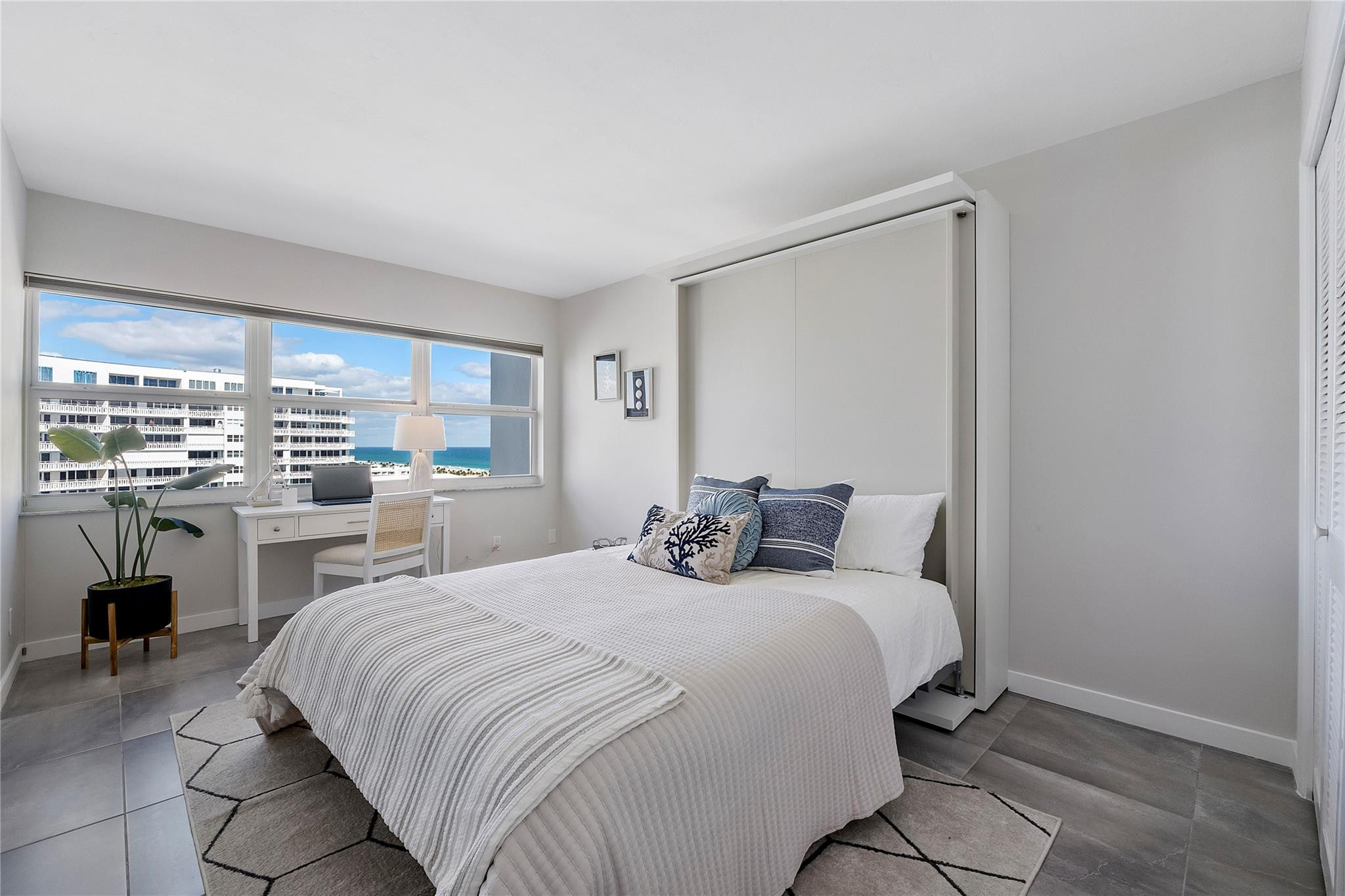 2100 S Ocean Drive 15A