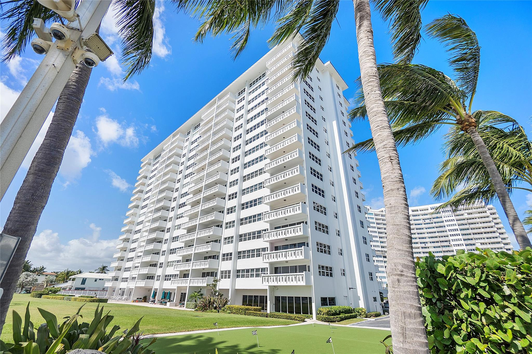 2100 S Ocean Drive 15A