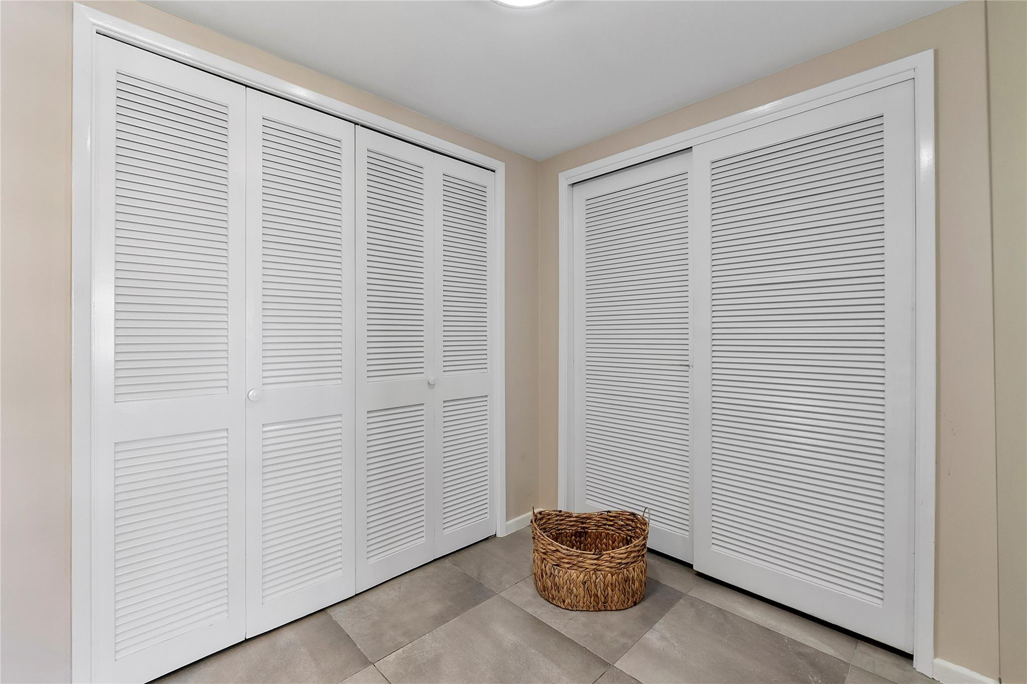 2100 S Ocean Drive 15A