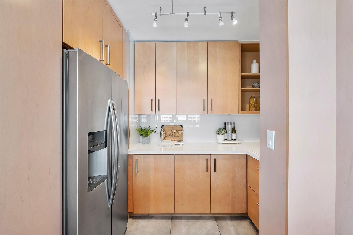 2100 S Ocean Drive 15A